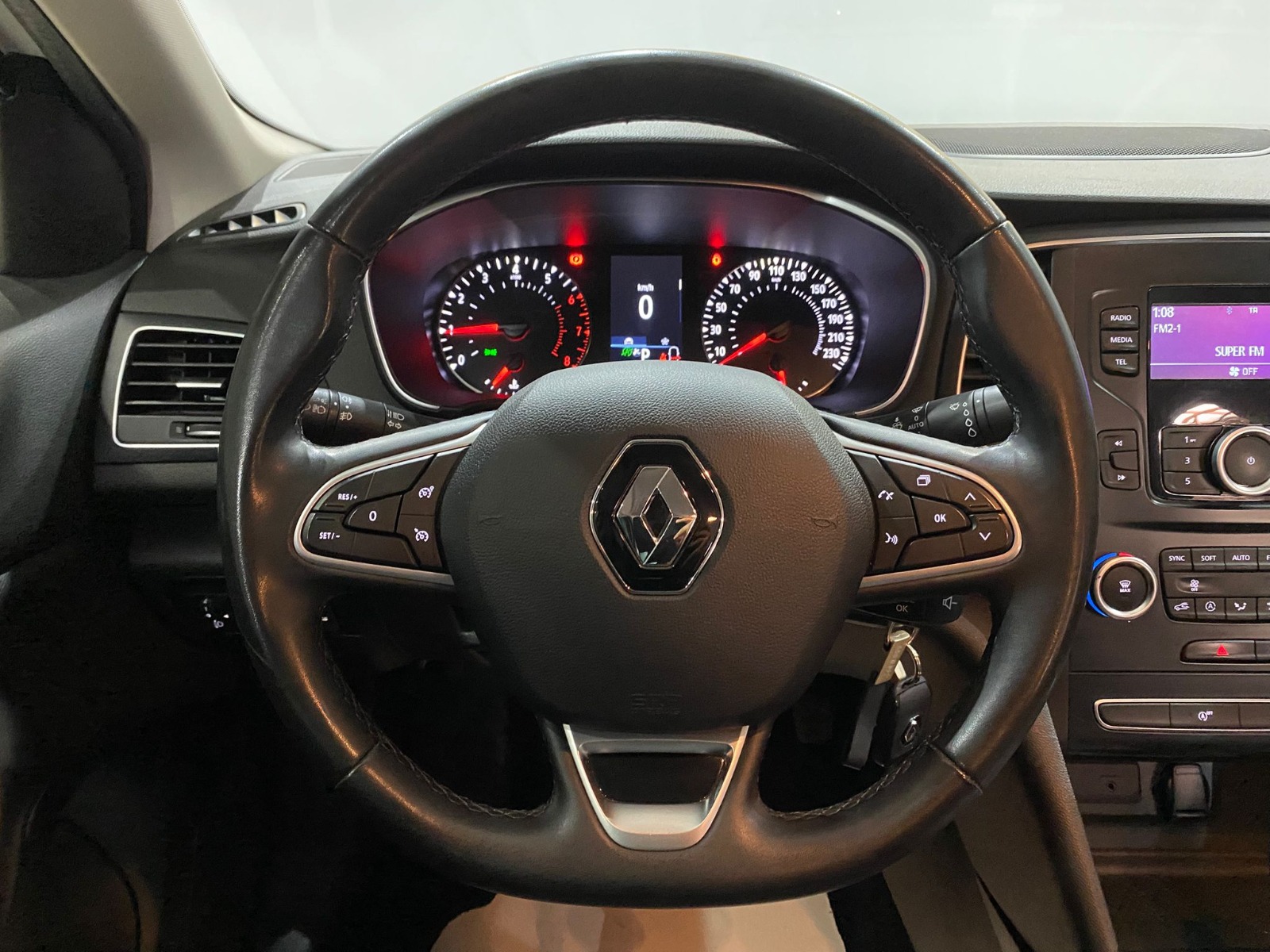 2022 Benzin Otomatik Renault Megane Beyaz Gürel Tasarım Aksesuar Otomotiv San. Tic. Ltd. Şti.