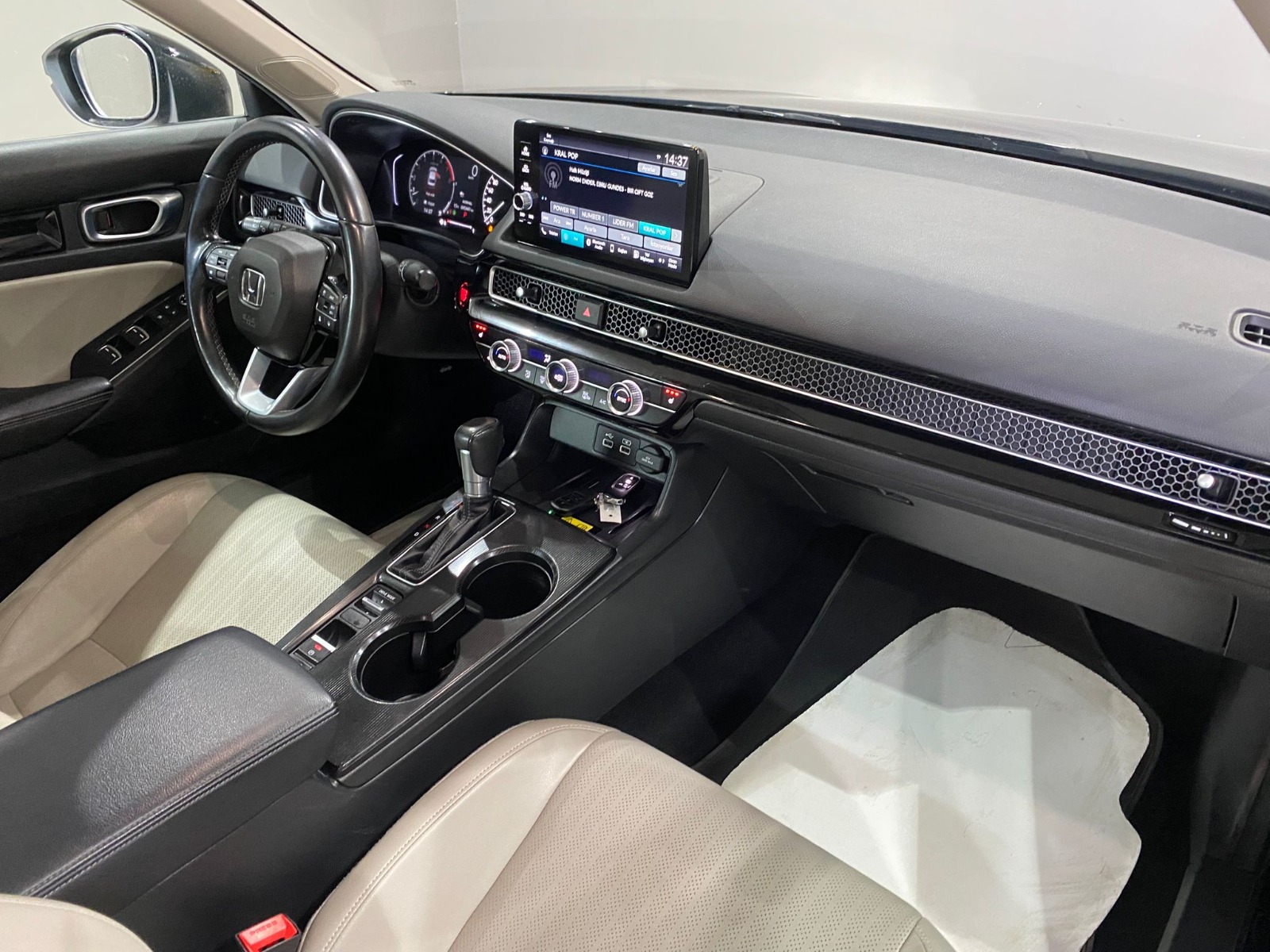 2023 Benzin + LPG Otomatik Honda Civic Siyah Gürel Tasarım Aksesuar Otomotiv San. Tic. Ltd. Şti.