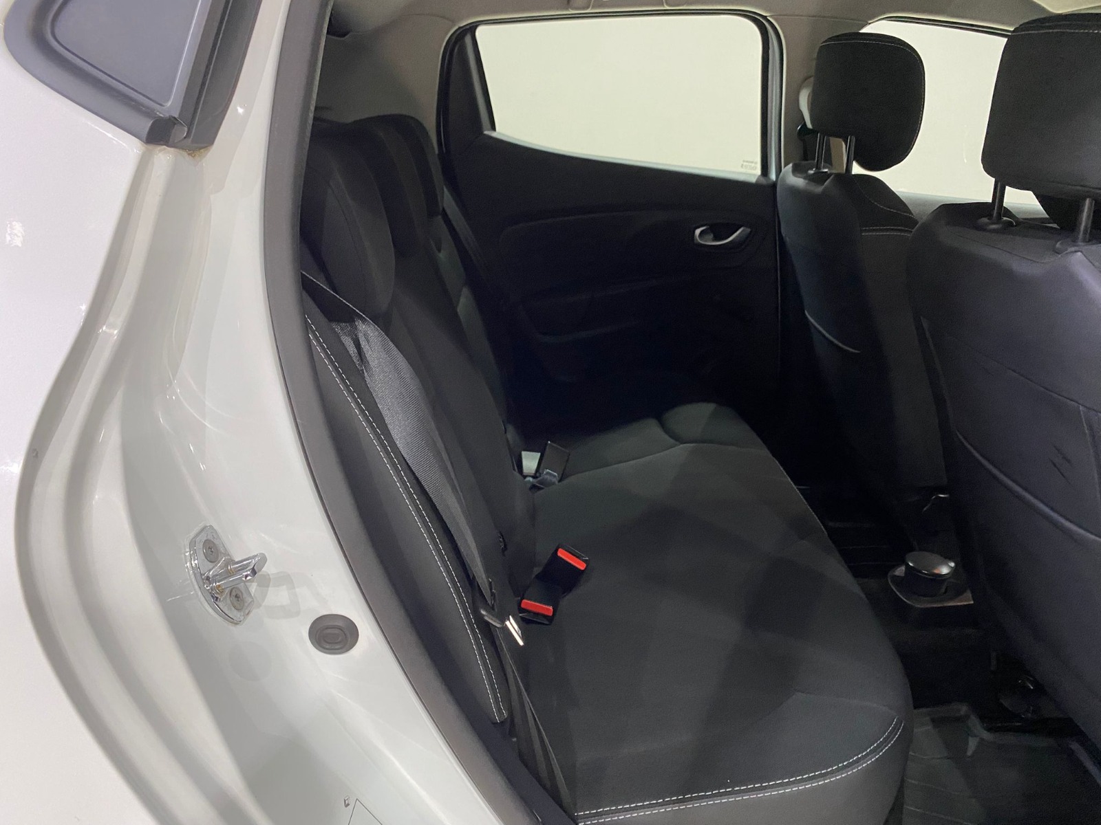 TaksitliOto.Net | 2.El Renault Clio Hatchback 0.9 TCe Touch | Manuel & Benzin | Beyaz | İzmir.2el 2020 Benzin Manuel Renault Clio Beyaz Gürel Tasarım Aksesuar Otomotiv San. Tic. Ltd. Şti.