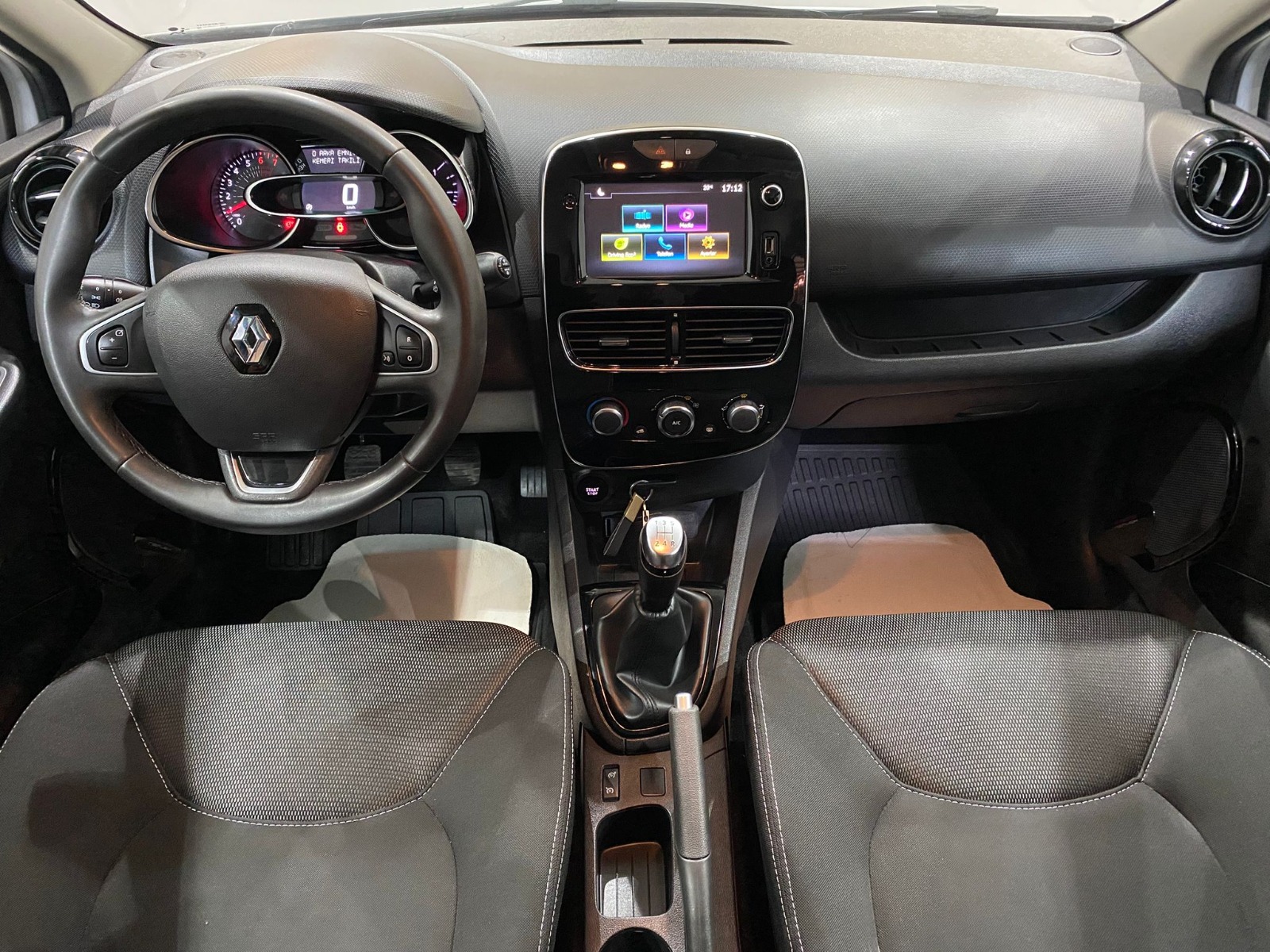 TaksitliOto.Net | 2.El Renault Clio Hatchback 0.9 TCe Touch | Manuel & Benzin | Beyaz | İzmir.2el 2020 Benzin Manuel Renault Clio Beyaz Gürel Tasarım Aksesuar Otomotiv San. Tic. Ltd. Şti.