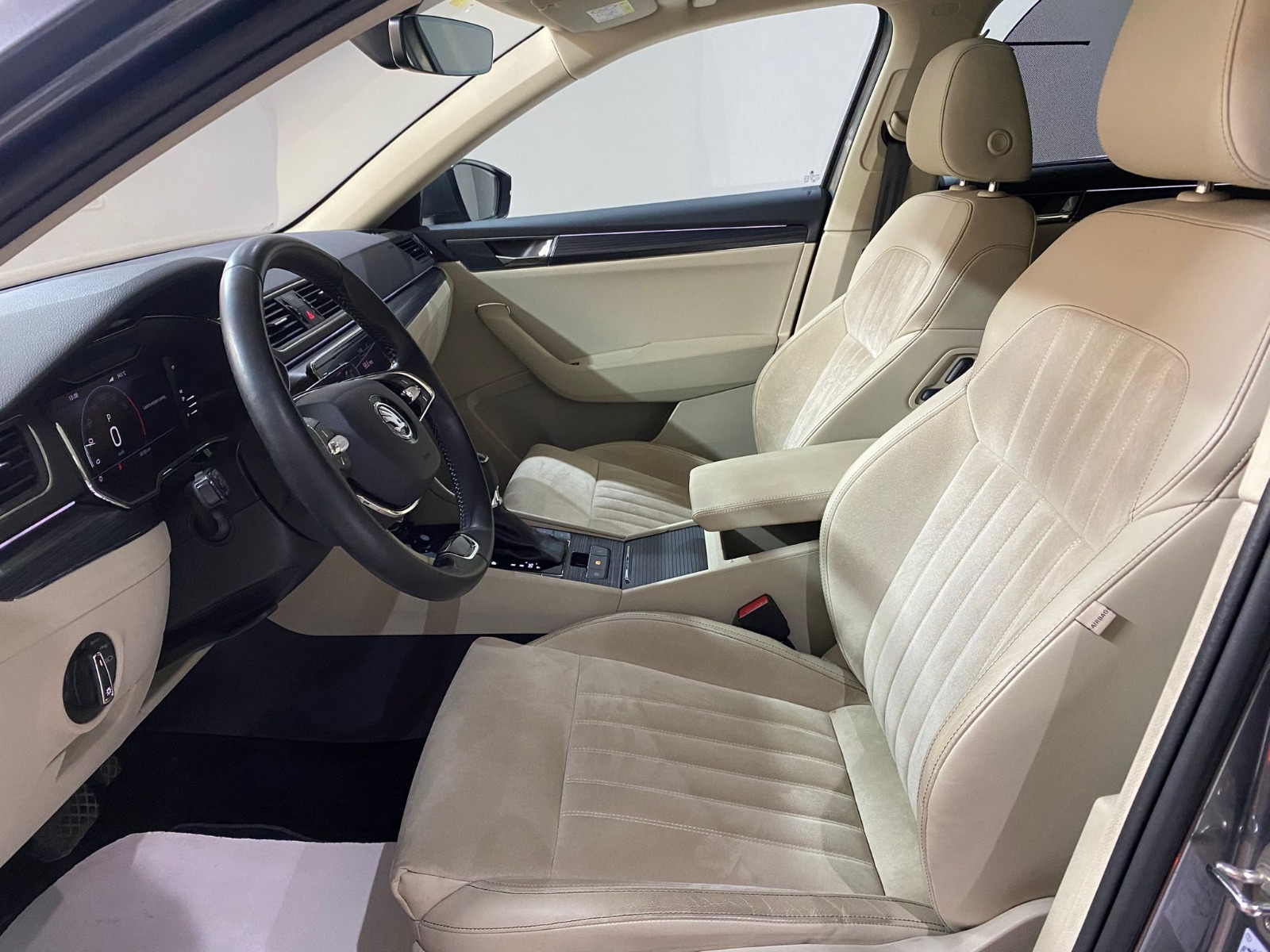 2022 Benzin Otomatik Skoda Superb Gri Gürel Tasarım Aksesuar Otomotiv San. Tic. Ltd. Şti.