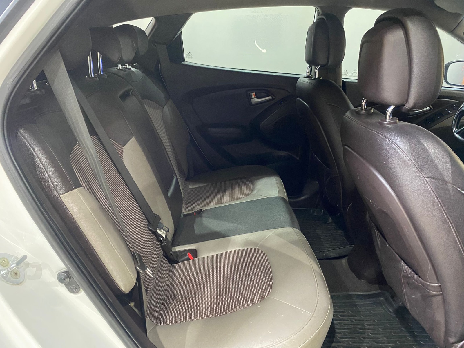 2014 Benzin Otomatik Hyundai ix35 Beyaz Gürel Tasarım Aksesuar Otomotiv San. Tic. Ltd. Şti.