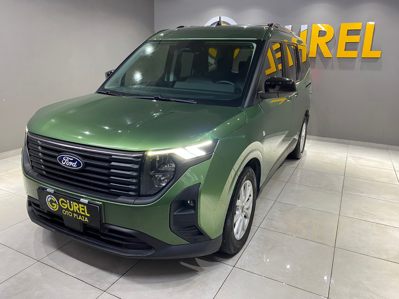 2024 Dizel Manuel Ford Tourneo Courier Yeşil Gürel Tasarım Aksesuar Otomotiv San. Tic. Ltd. Şti.
