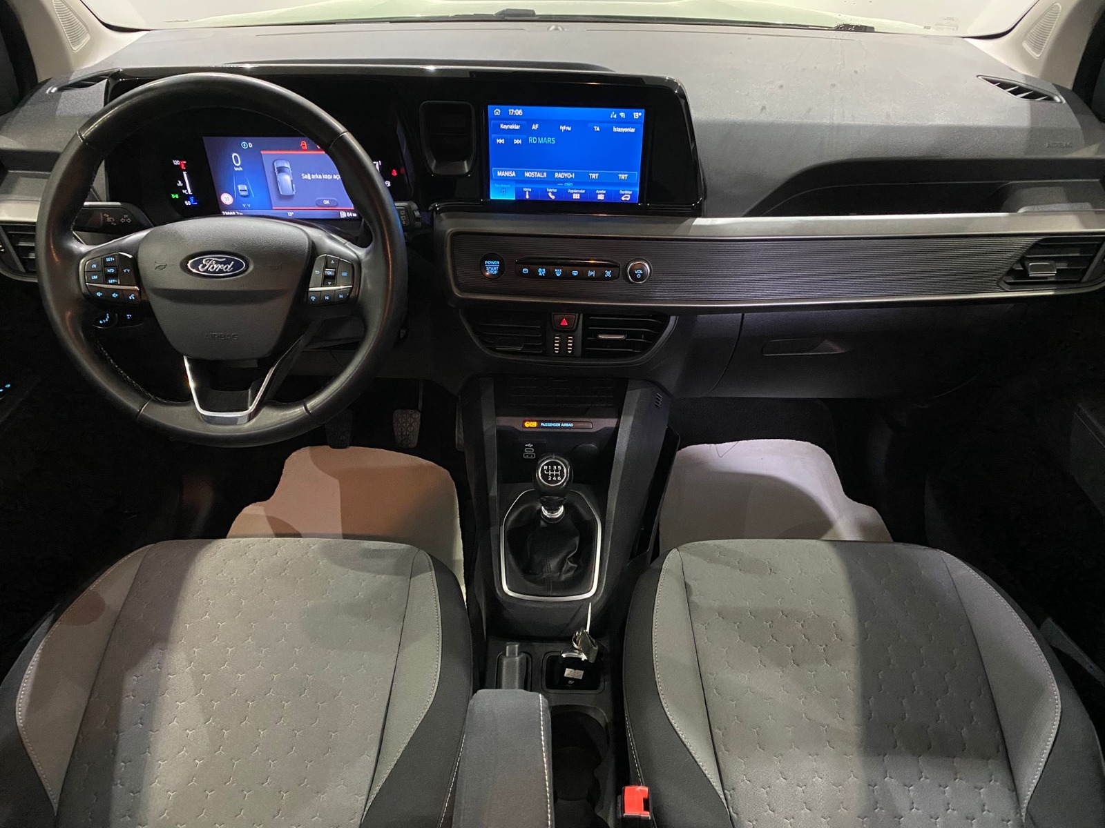 2024 Dizel Manuel Ford Tourneo Courier Yeşil Gürel Tasarım Aksesuar Otomotiv San. Tic. Ltd. Şti.