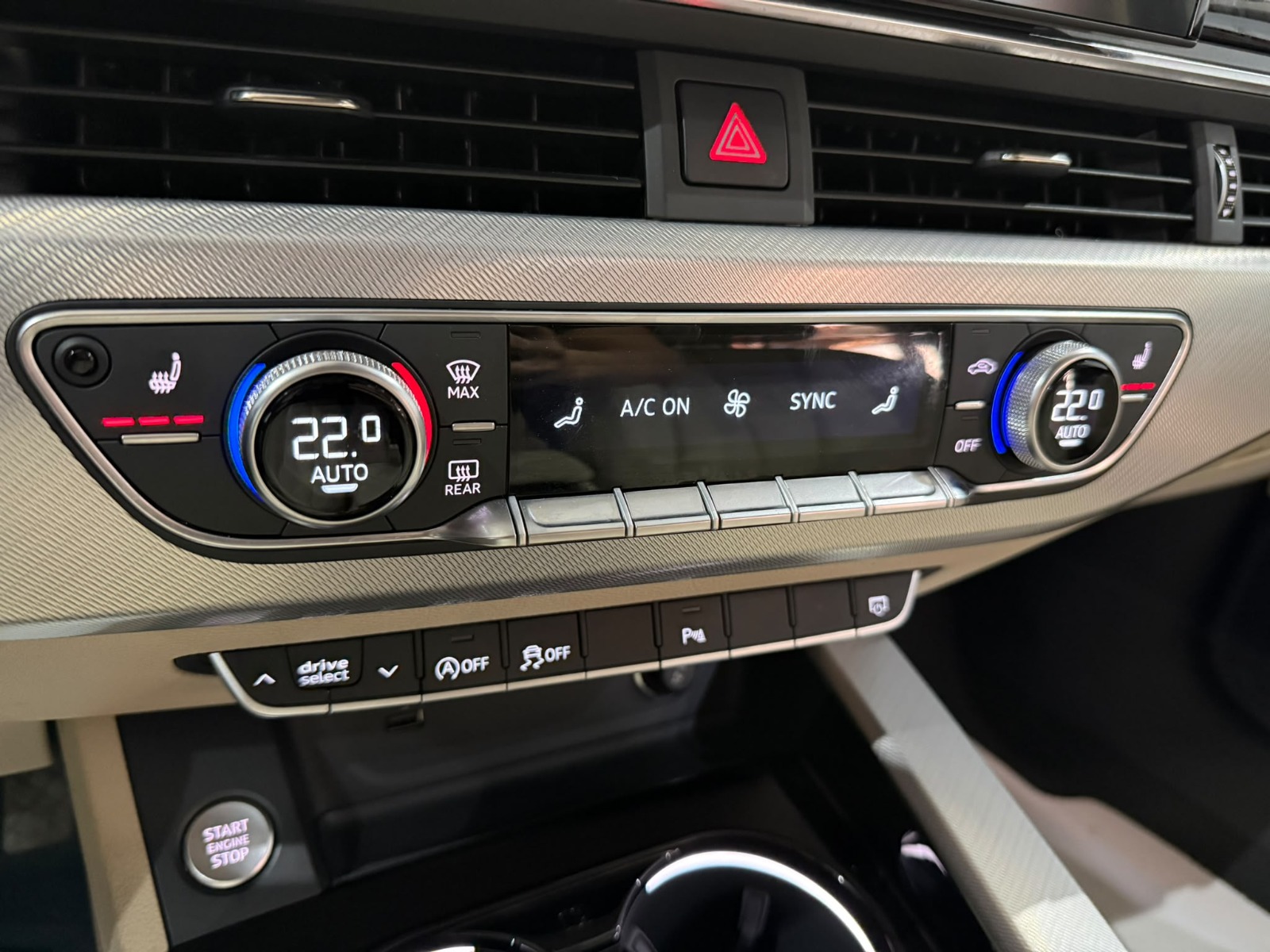 2023 Hybrid Otomatik Audi A4 Siyah Gürel Tasarım Aksesuar Otomotiv San. Tic. Ltd. Şti.