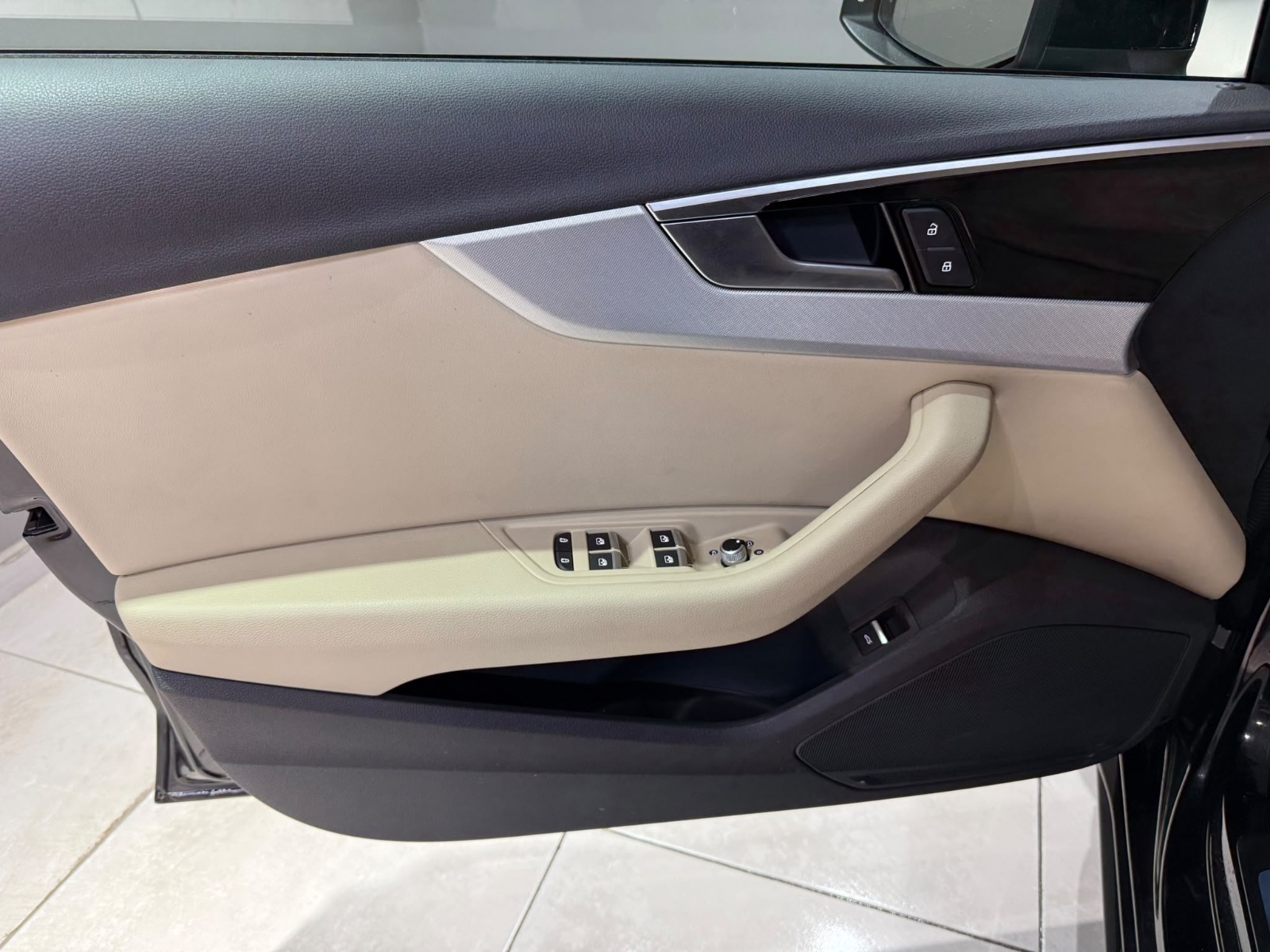 2023 Hybrid Otomatik Audi A4 Siyah Gürel Tasarım Aksesuar Otomotiv San. Tic. Ltd. Şti.
