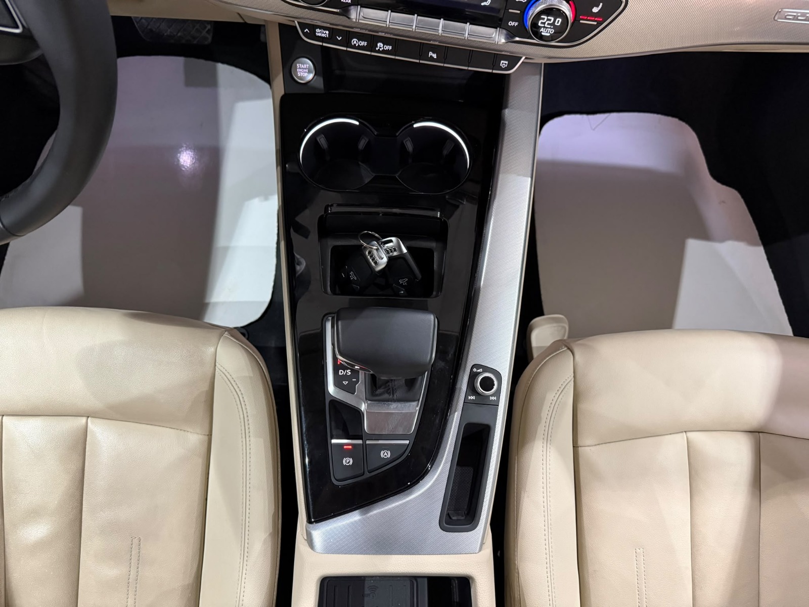2023 Hybrid Otomatik Audi A4 Siyah Gürel Tasarım Aksesuar Otomotiv San. Tic. Ltd. Şti.