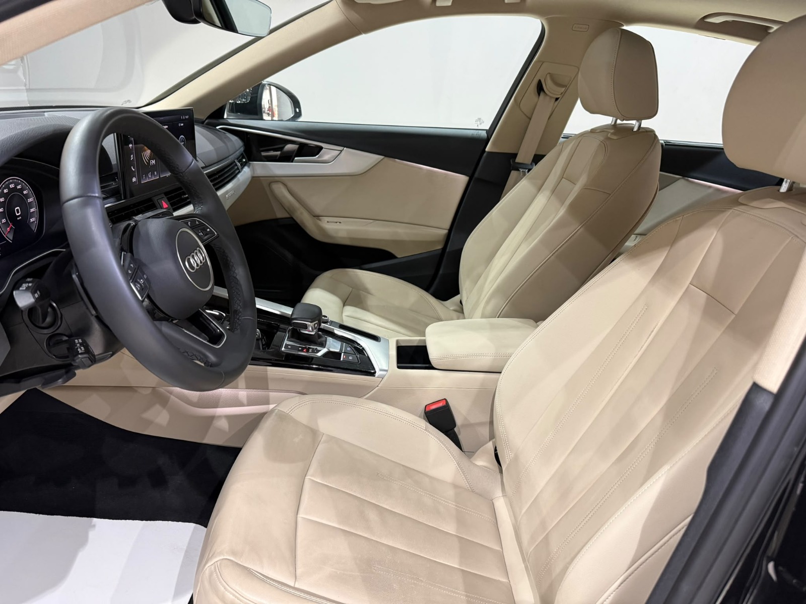 2023 Hybrid Otomatik Audi A4 Siyah Gürel Tasarım Aksesuar Otomotiv San. Tic. Ltd. Şti.