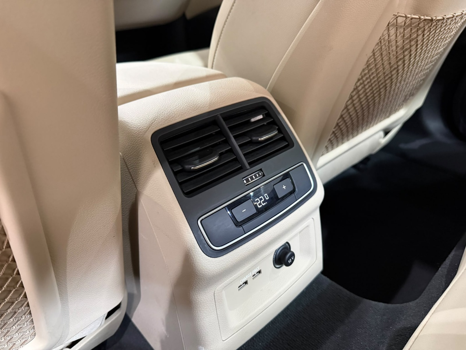2023 Hybrid Otomatik Audi A4 Siyah Gürel Tasarım Aksesuar Otomotiv San. Tic. Ltd. Şti.