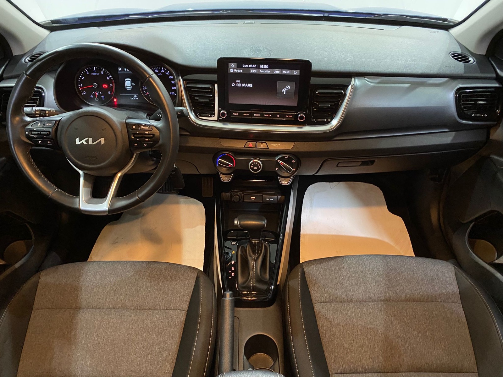 2022 Benzin Otomatik Kia Stonic Mavi Gürel Tasarım Aksesuar Otomotiv San. Tic. Ltd. Şti.