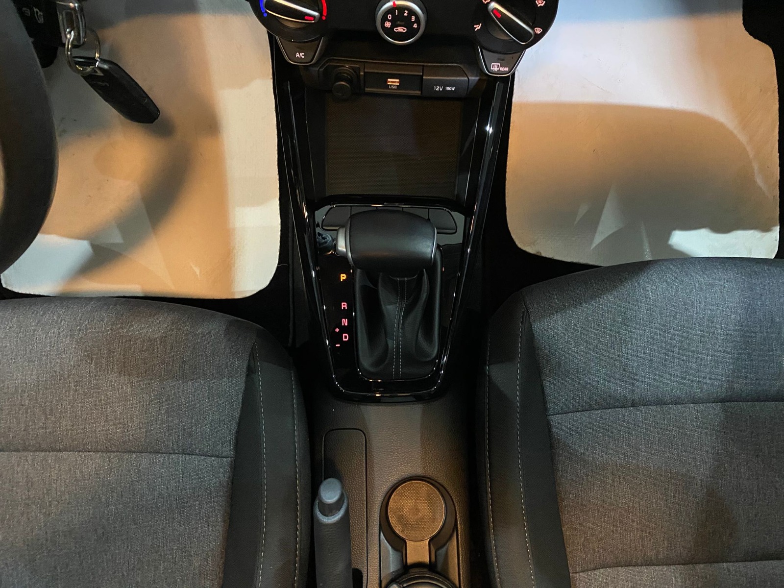 2022 Benzin Otomatik Kia Stonic Mavi Gürel Tasarım Aksesuar Otomotiv San. Tic. Ltd. Şti.