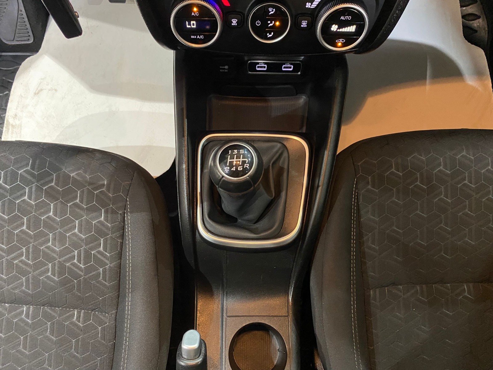 2022 Benzin Manuel Fiat Egea Turuncu Gürel Tasarım Aksesuar Otomotiv San. Tic. Ltd. Şti.