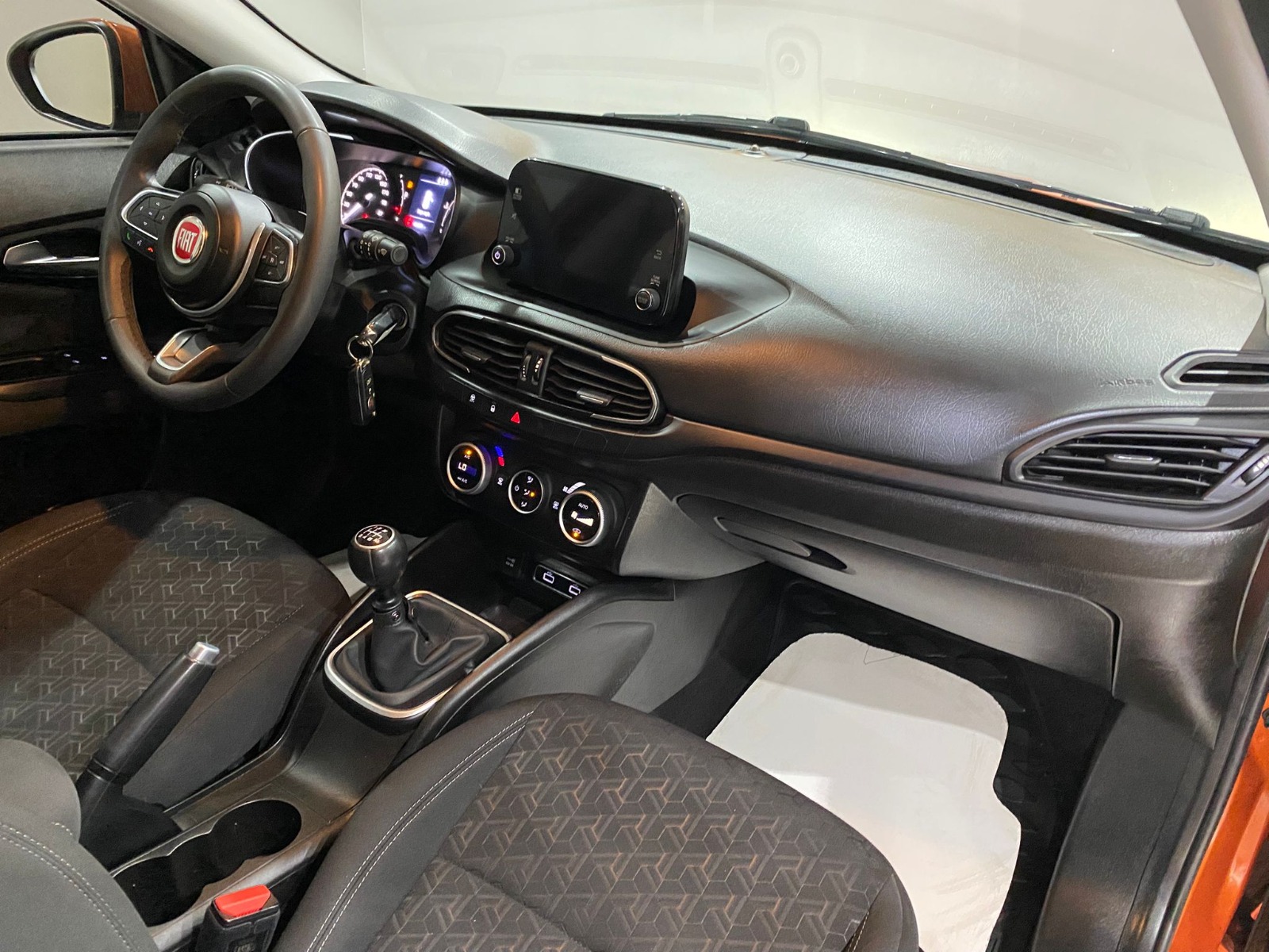 2022 Benzin Manuel Fiat Egea Turuncu Gürel Tasarım Aksesuar Otomotiv San. Tic. Ltd. Şti.