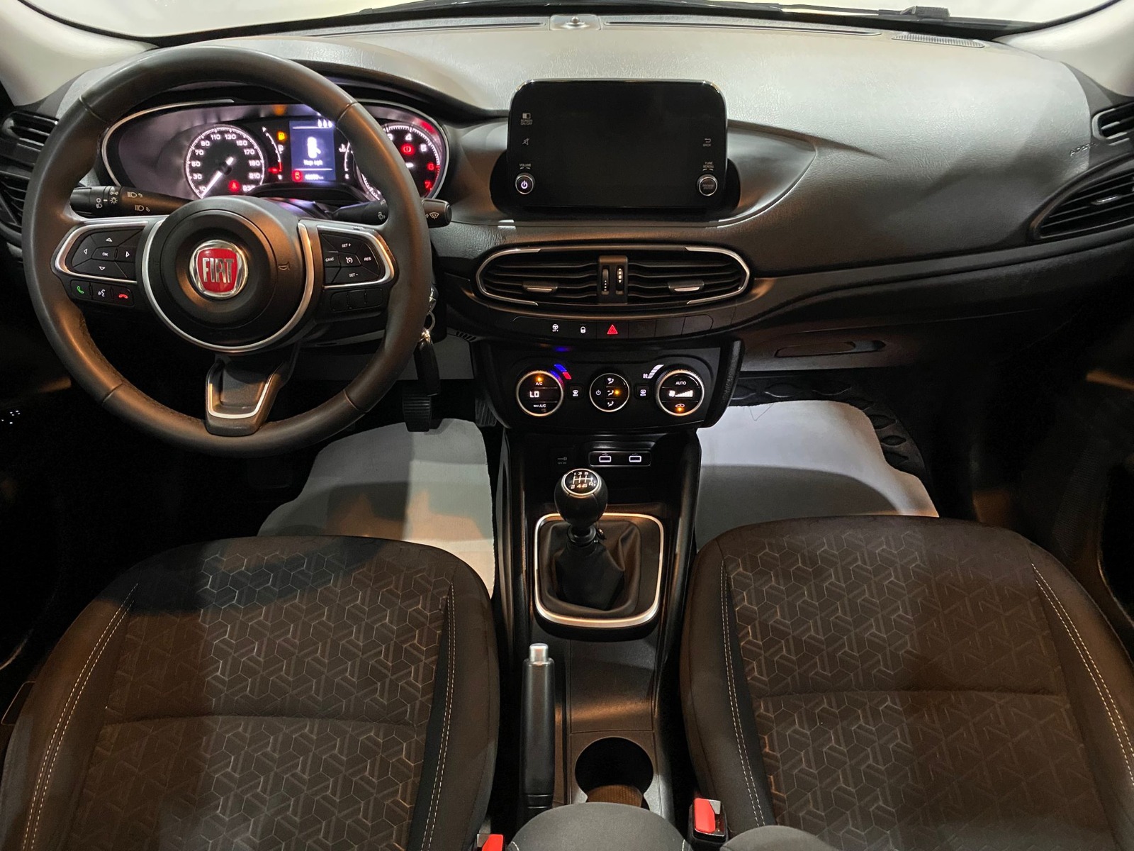 2022 Benzin Manuel Fiat Egea Turuncu Gürel Tasarım Aksesuar Otomotiv San. Tic. Ltd. Şti.