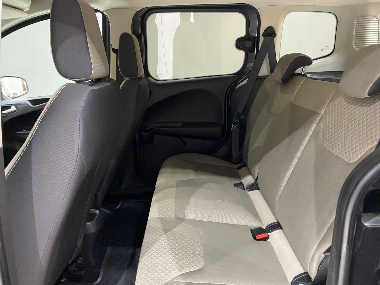 2023 Benzin Manuel Ford Tourneo Courier Gri Gürel Tasarım Aksesuar Otomotiv San. Tic. Ltd. Şti.