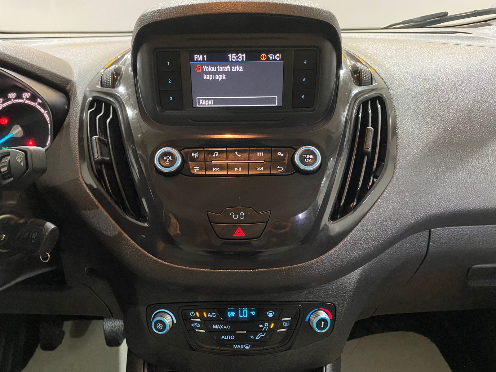 2023 Benzin Manuel Ford Tourneo Courier Gri Gürel Tasarım Aksesuar Otomotiv San. Tic. Ltd. Şti.