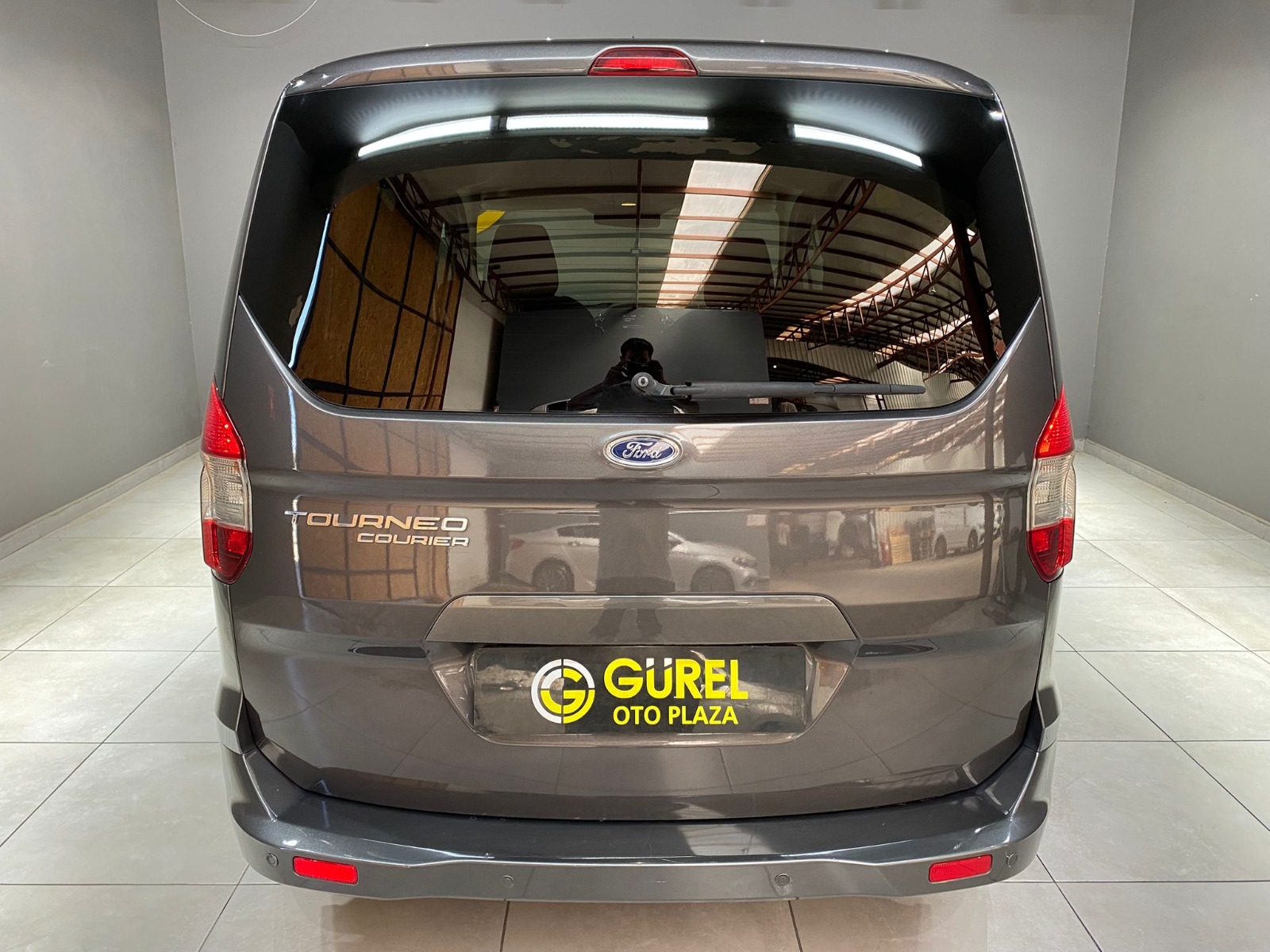 2023 Benzin Manuel Ford Tourneo Courier Gri Gürel Tasarım Aksesuar Otomotiv San. Tic. Ltd. Şti.