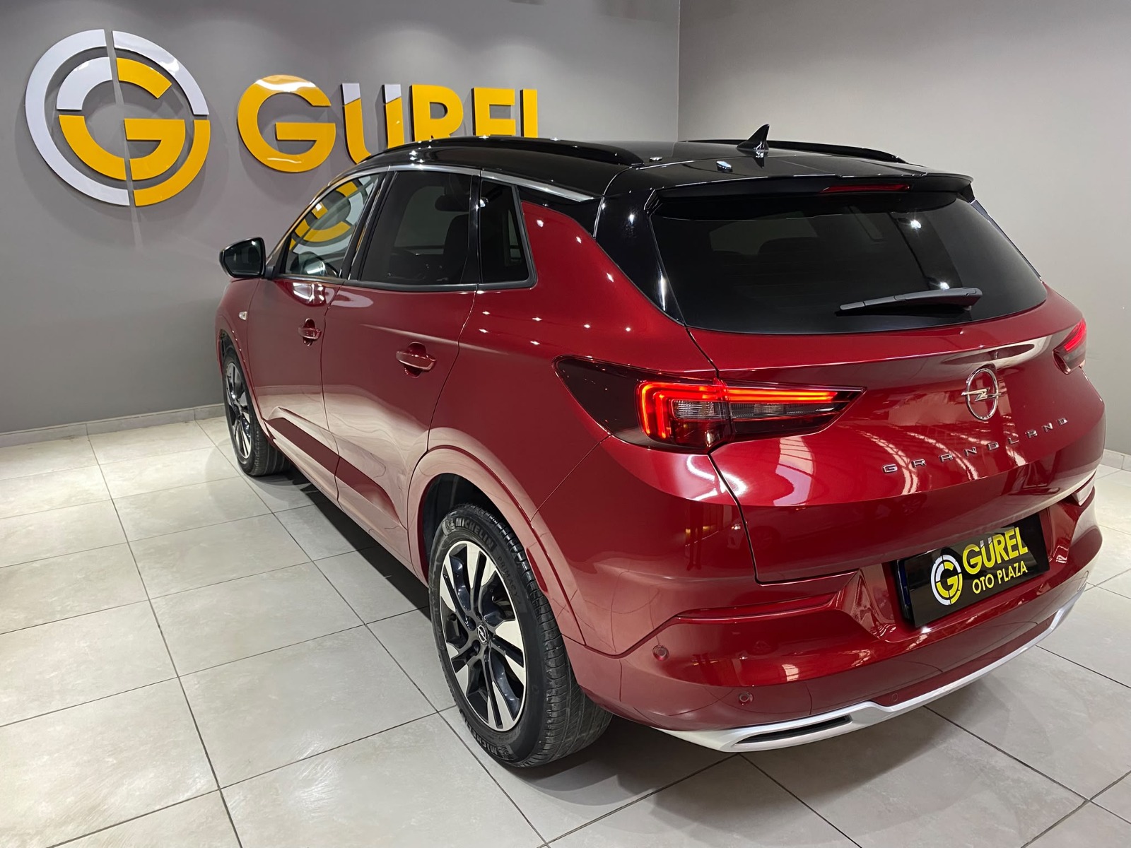 2022 Benzin Otomatik Opel Grandland Kırmızı Gürel Tasarım Aksesuar Otomotiv San. Tic. Ltd. Şti.