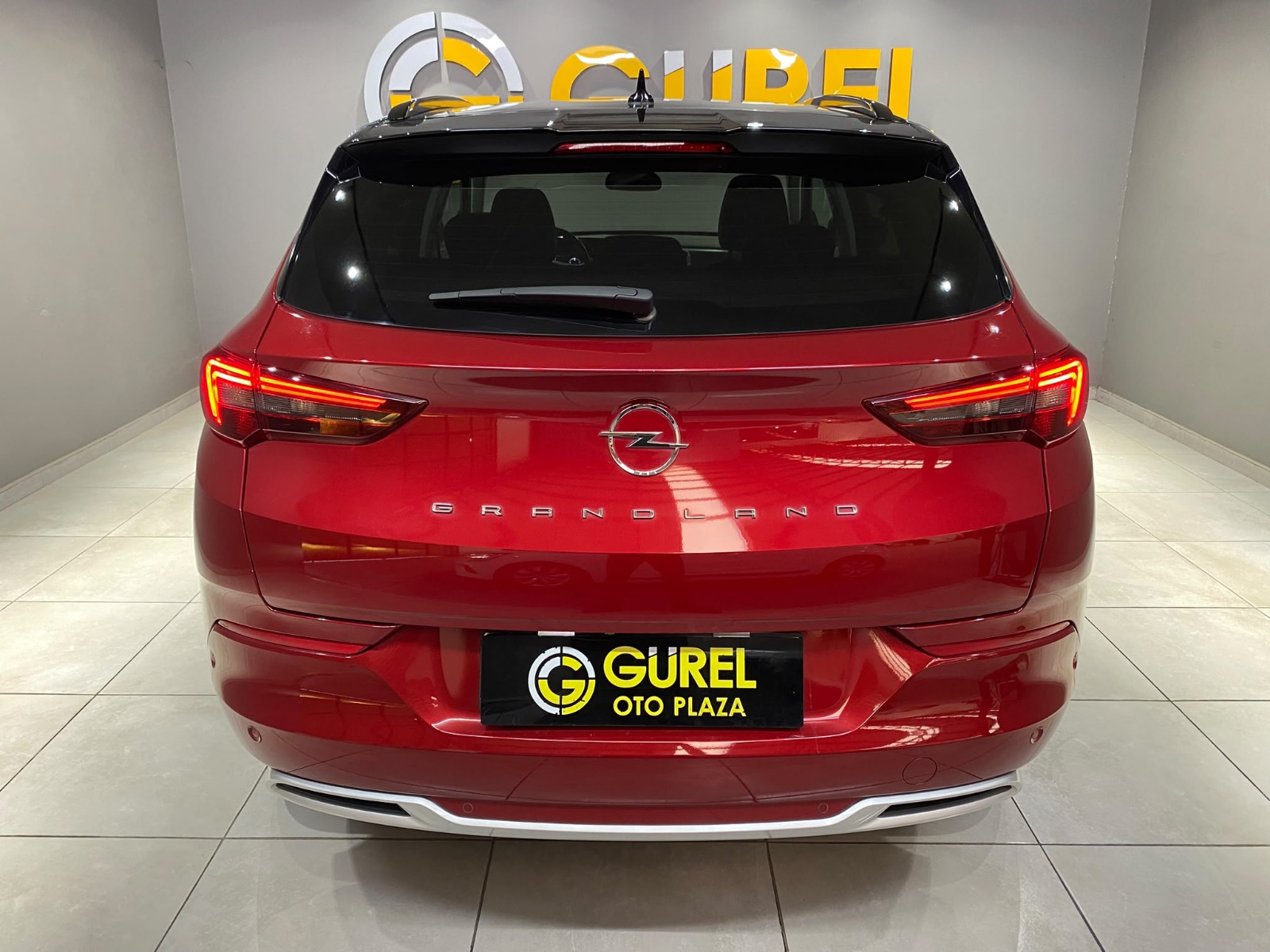 2022 Benzin Otomatik Opel Grandland Kırmızı Gürel Tasarım Aksesuar Otomotiv San. Tic. Ltd. Şti.
