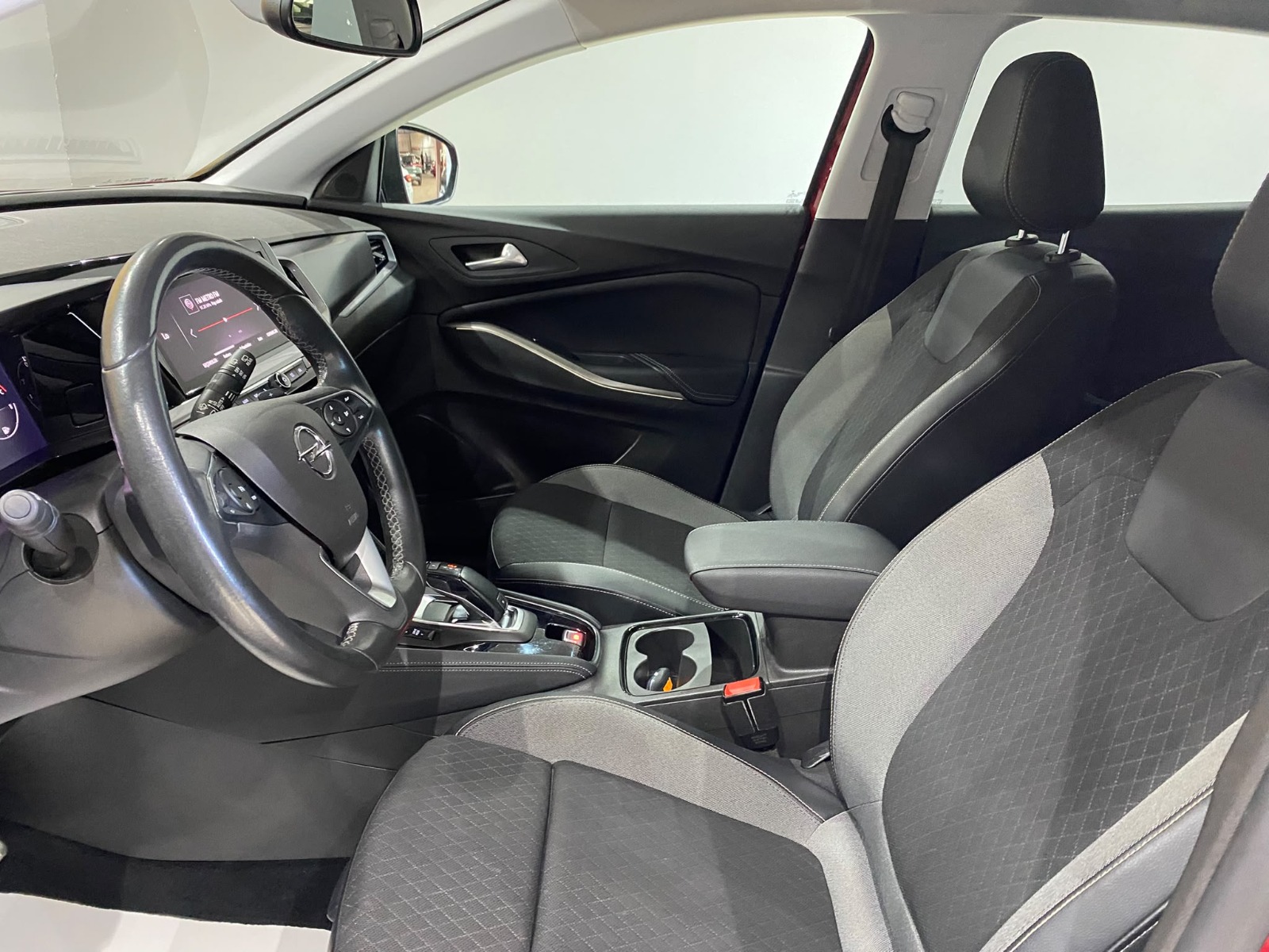 2022 Benzin Otomatik Opel Grandland Kırmızı Gürel Tasarım Aksesuar Otomotiv San. Tic. Ltd. Şti.