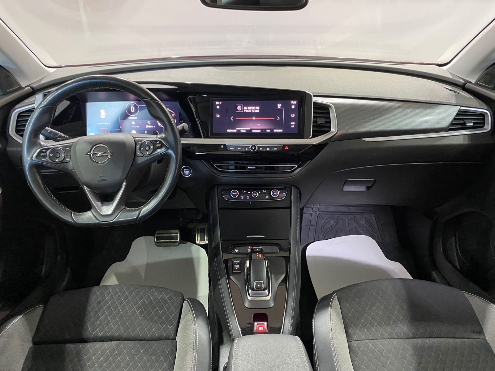 2022 Benzin Otomatik Opel Grandland Kırmızı Gürel Tasarım Aksesuar Otomotiv San. Tic. Ltd. Şti.