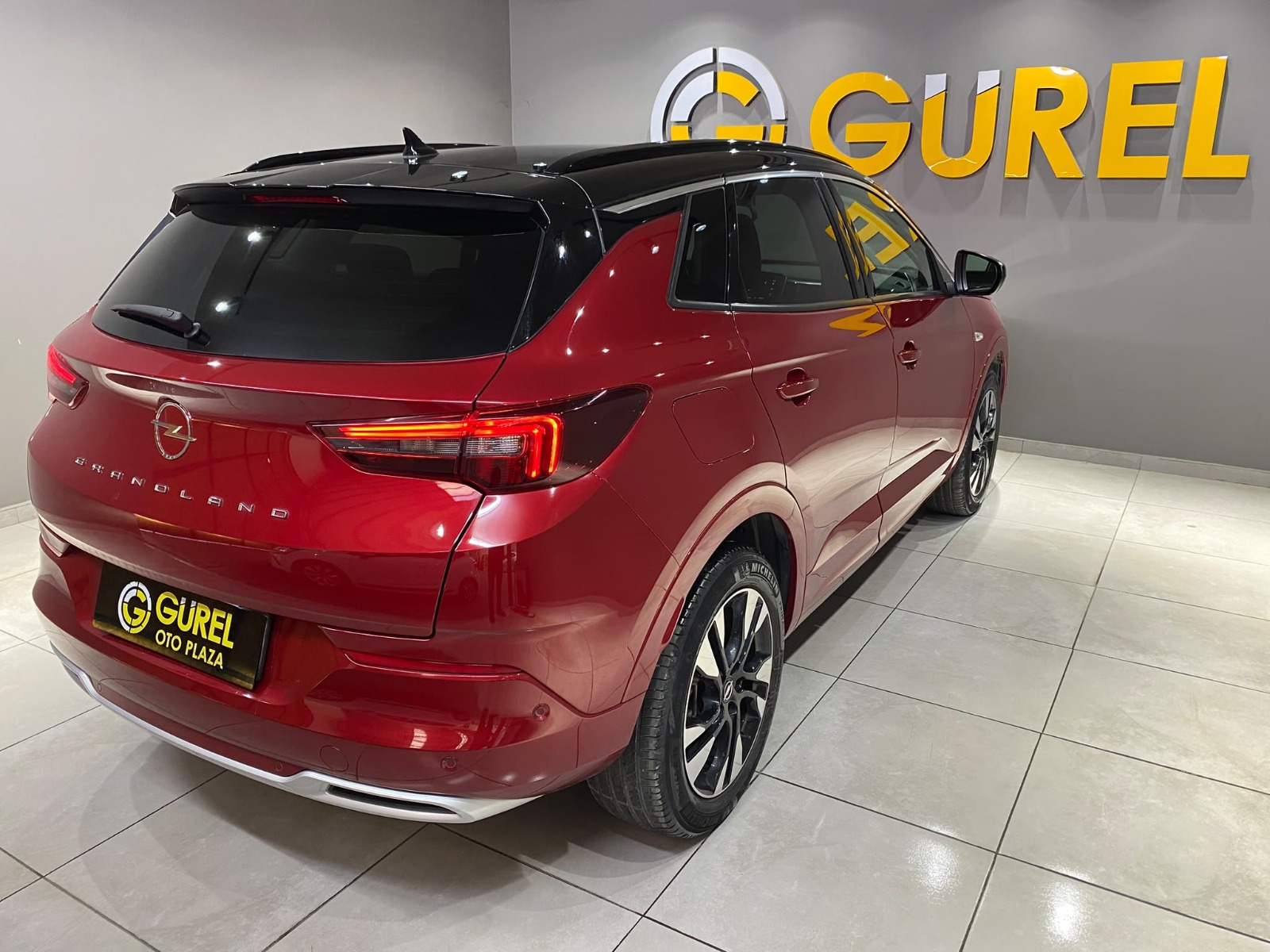 2022 Benzin Otomatik Opel Grandland Kırmızı Gürel Tasarım Aksesuar Otomotiv San. Tic. Ltd. Şti.