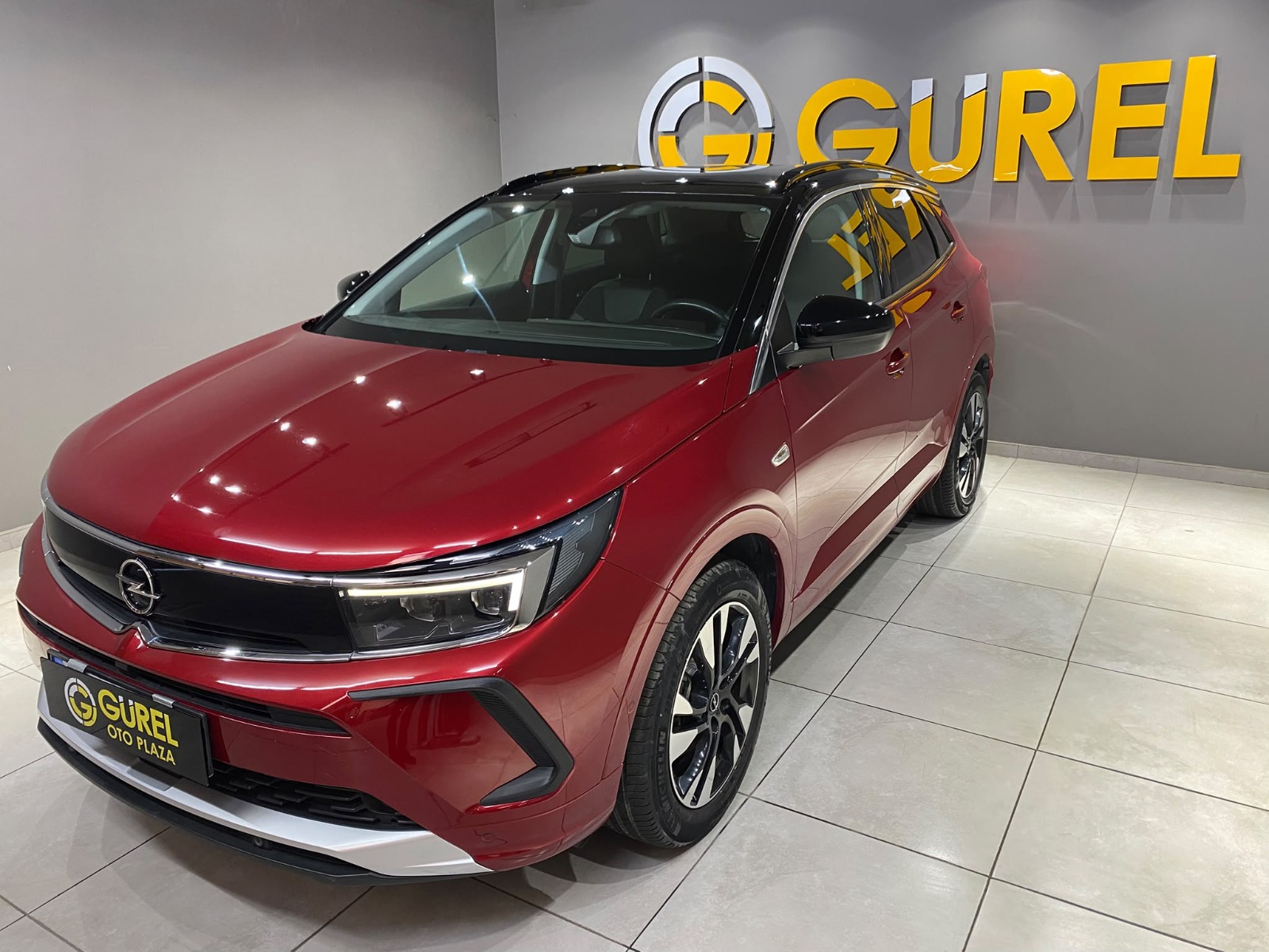 2022 Benzin Otomatik Opel Grandland Kırmızı Gürel Tasarım Aksesuar Otomotiv San. Tic. Ltd. Şti.
