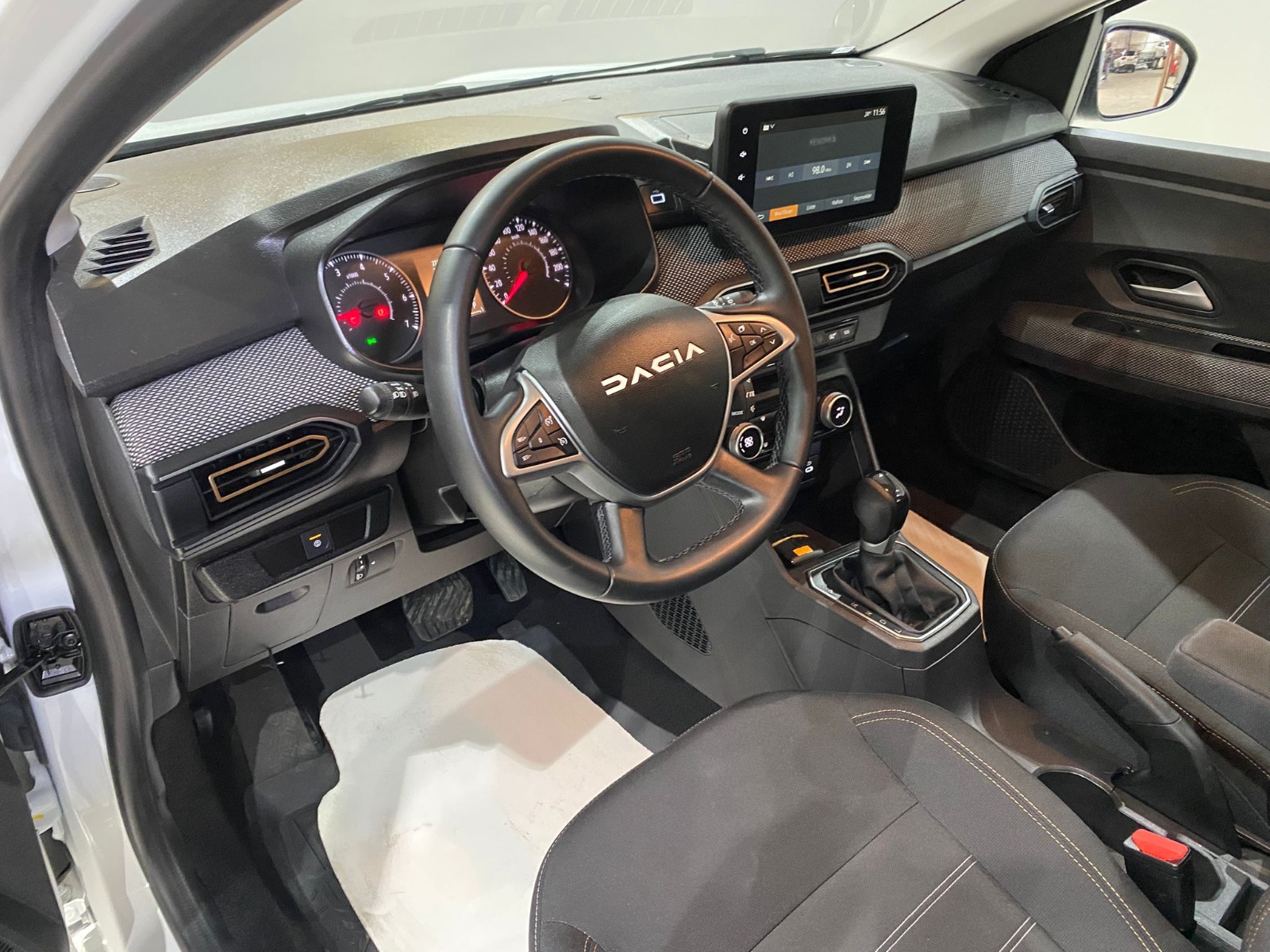2025 Benzin Otomatik Dacia Sandero Stepway Beyaz Gürel Tasarım Aksesuar Otomotiv San. Tic. Ltd. Şti.