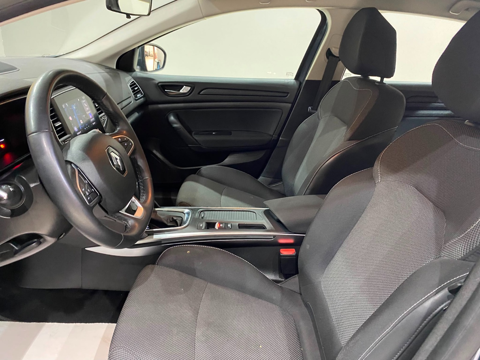 2024 Benzin Otomatik Renault Megane Gri Gürel Tasarım Aksesuar Otomotiv San. Tic. Ltd. Şti.