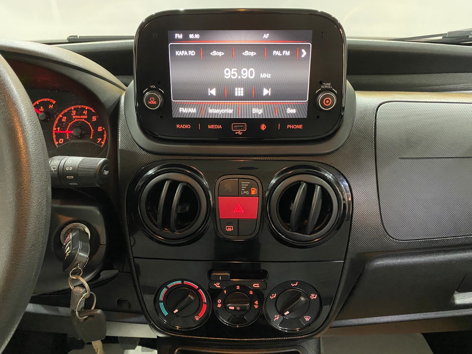 2023 Benzin + LPG Manuel Fiat Fiorino Gri Gürel Tasarım Aksesuar Otomotiv San. Tic. Ltd. Şti.