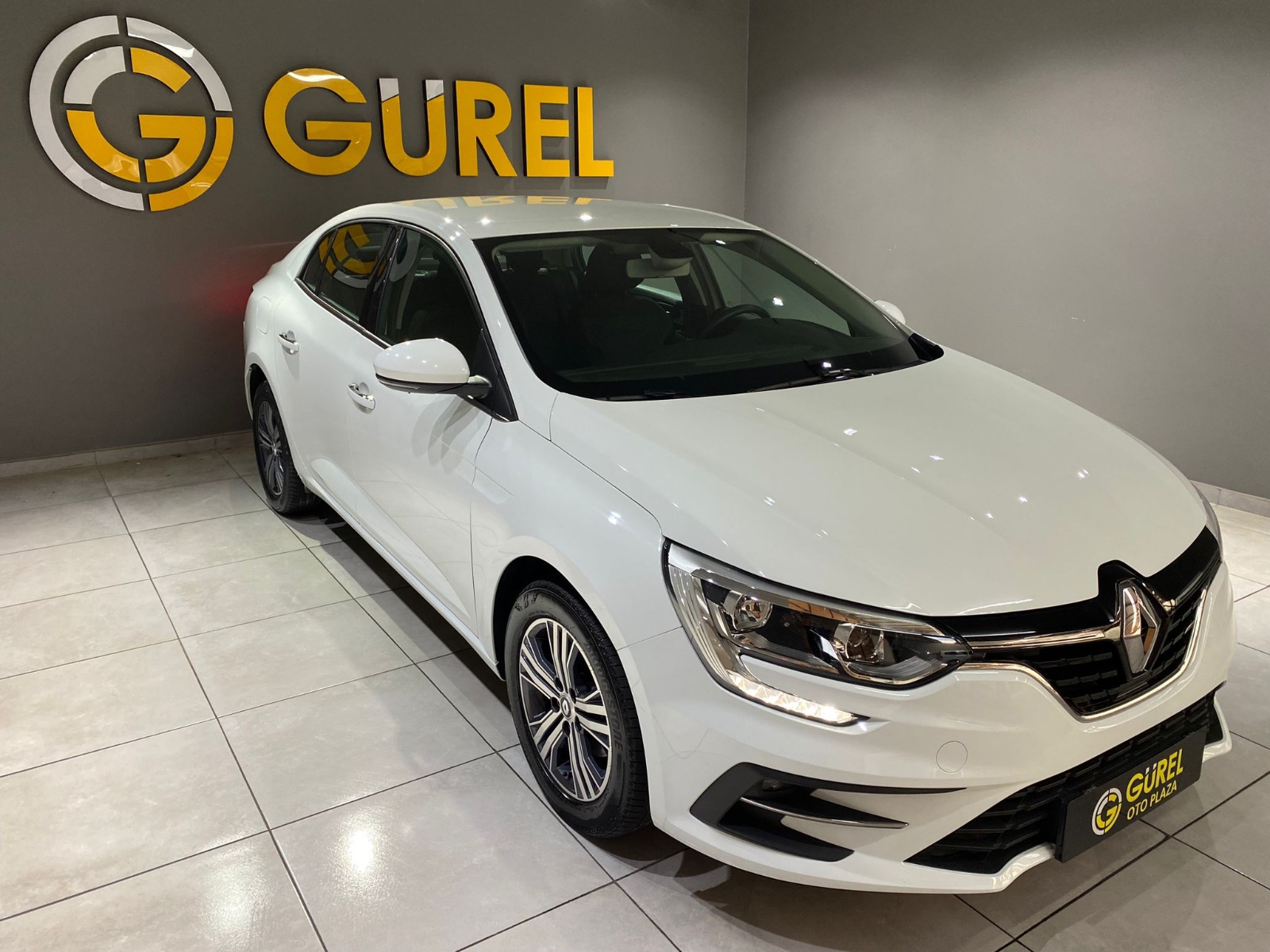 2023 Benzin Otomatik Renault Megane Beyaz Gürel Tasarım Aksesuar Otomotiv San. Tic. Ltd. Şti.