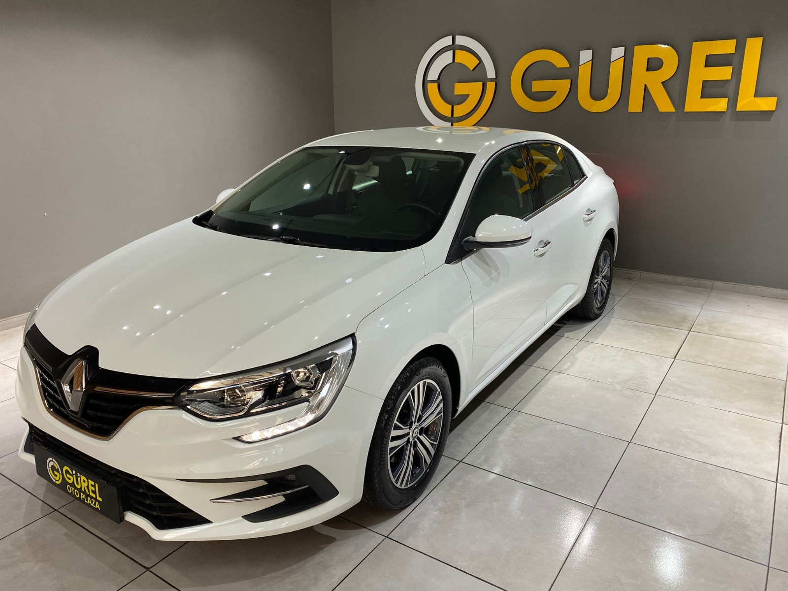 2023 Benzin Otomatik Renault Megane Beyaz Gürel Tasarım Aksesuar Otomotiv San. Tic. Ltd. Şti.