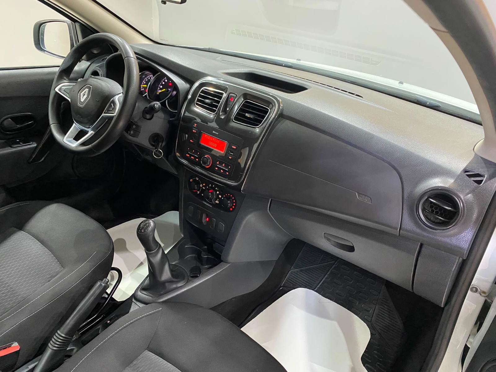 2020 Benzin Manuel Renault Symbol Beyaz Gürel Tasarım Aksesuar Otomotiv San. Tic. Ltd. Şti.