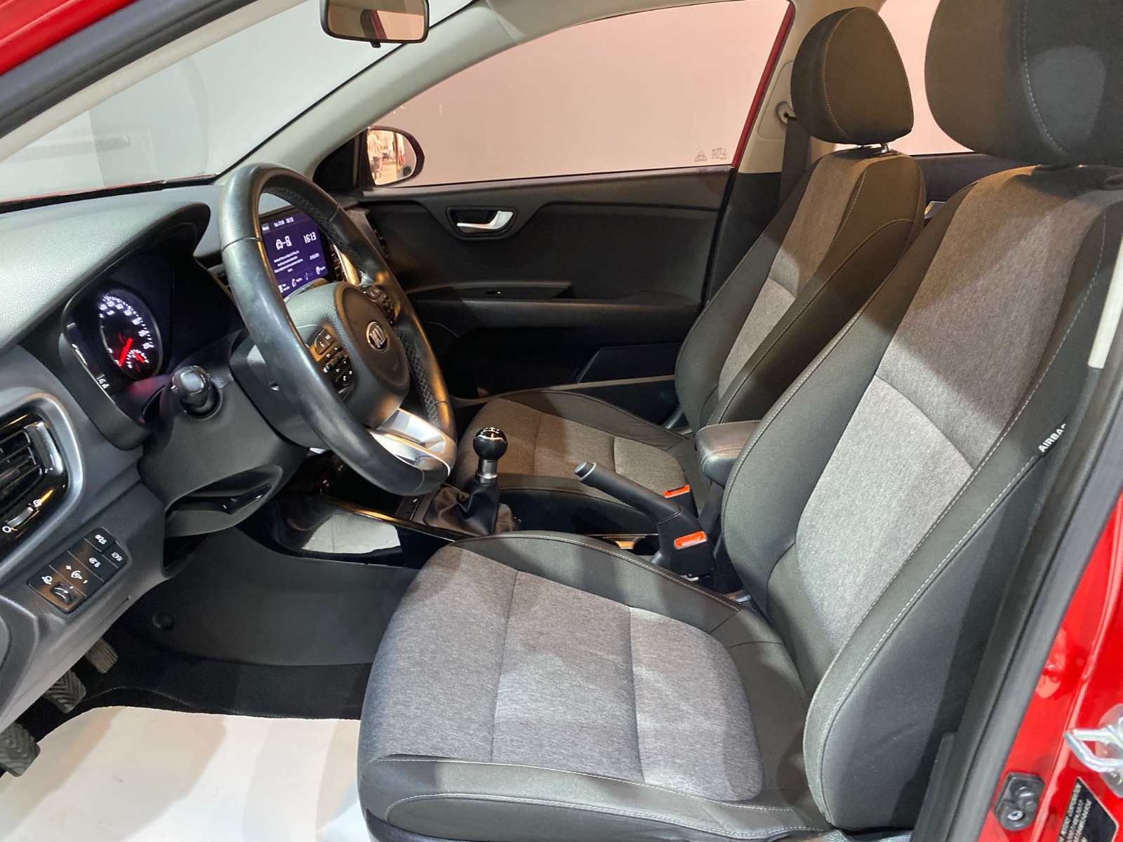 2021 Benzin Manuel Kia Stonic Kırmızı Gürel Tasarım Aksesuar Otomotiv San. Tic. Ltd. Şti.