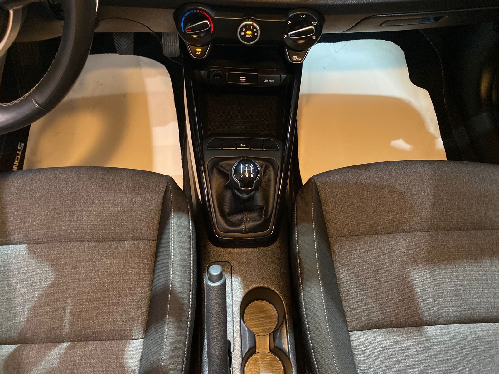2021 Benzin Manuel Kia Stonic Kırmızı Gürel Tasarım Aksesuar Otomotiv San. Tic. Ltd. Şti.
