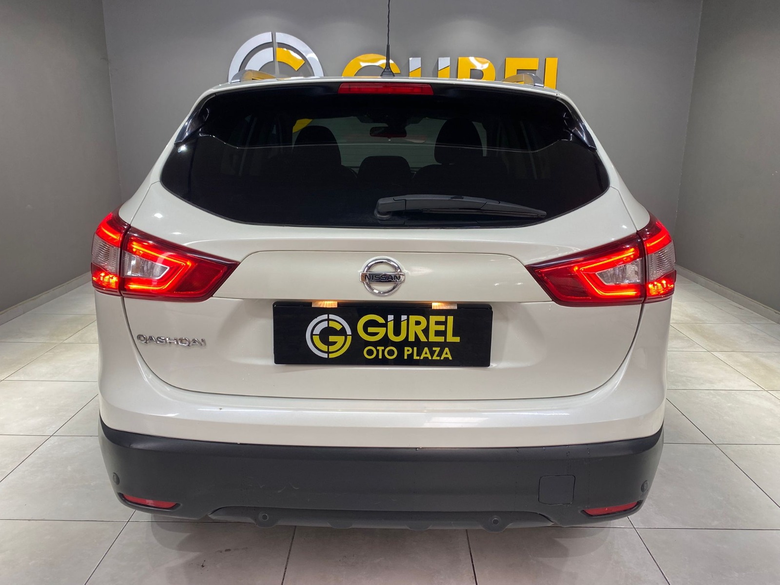 2015 Benzin Otomatik Nissan Qashqai Beyaz Gürel Tasarım Aksesuar Otomotiv San. Tic. Ltd. Şti.