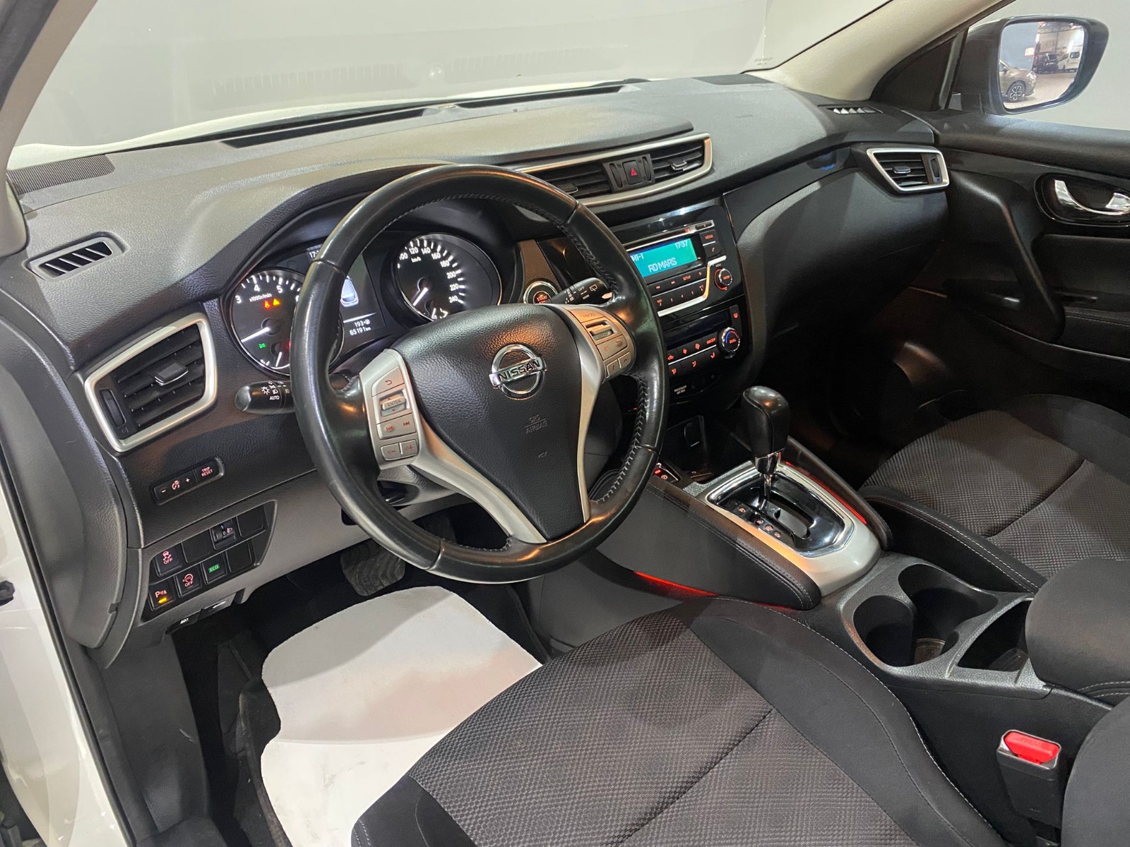 2015 Benzin Otomatik Nissan Qashqai Beyaz Gürel Tasarım Aksesuar Otomotiv San. Tic. Ltd. Şti.