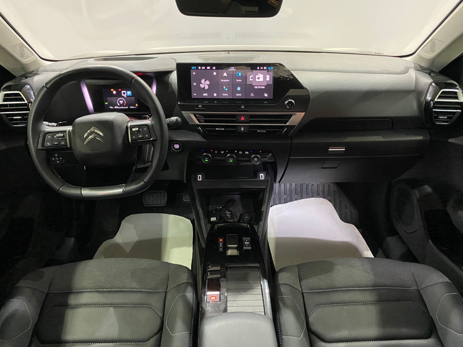2024 Benzin Otomatik Citroen C4 Gri Gürel Tasarım Aksesuar Otomotiv San. Tic. Ltd. Şti.