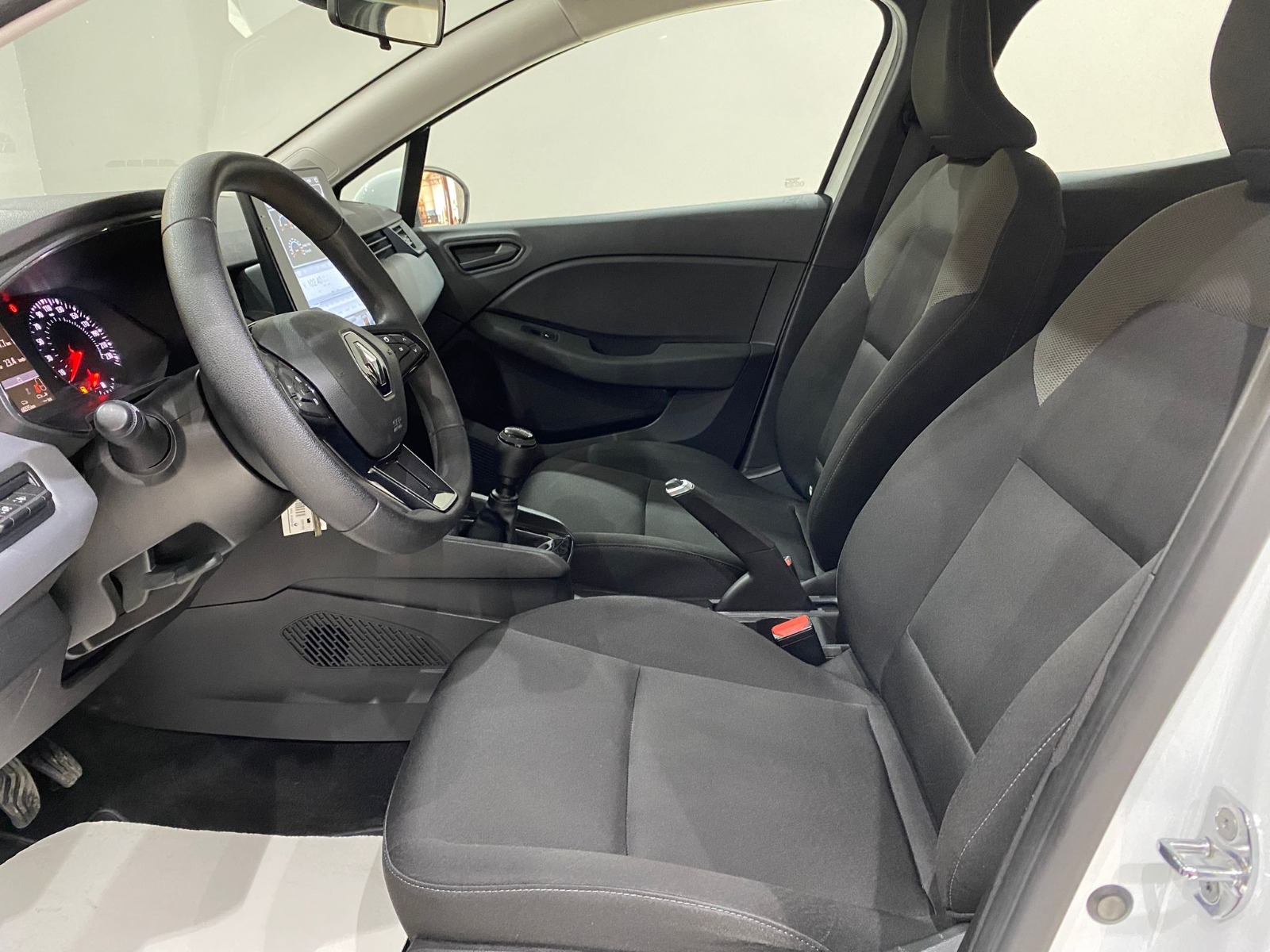 2022 Benzin Manuel Renault Clio Beyaz Gürel Tasarım Aksesuar Otomotiv San. Tic. Ltd. Şti.