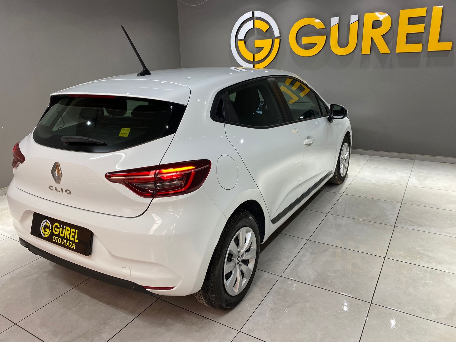 2022 Benzin Manuel Renault Clio Beyaz Gürel Tasarım Aksesuar Otomotiv San. Tic. Ltd. Şti.