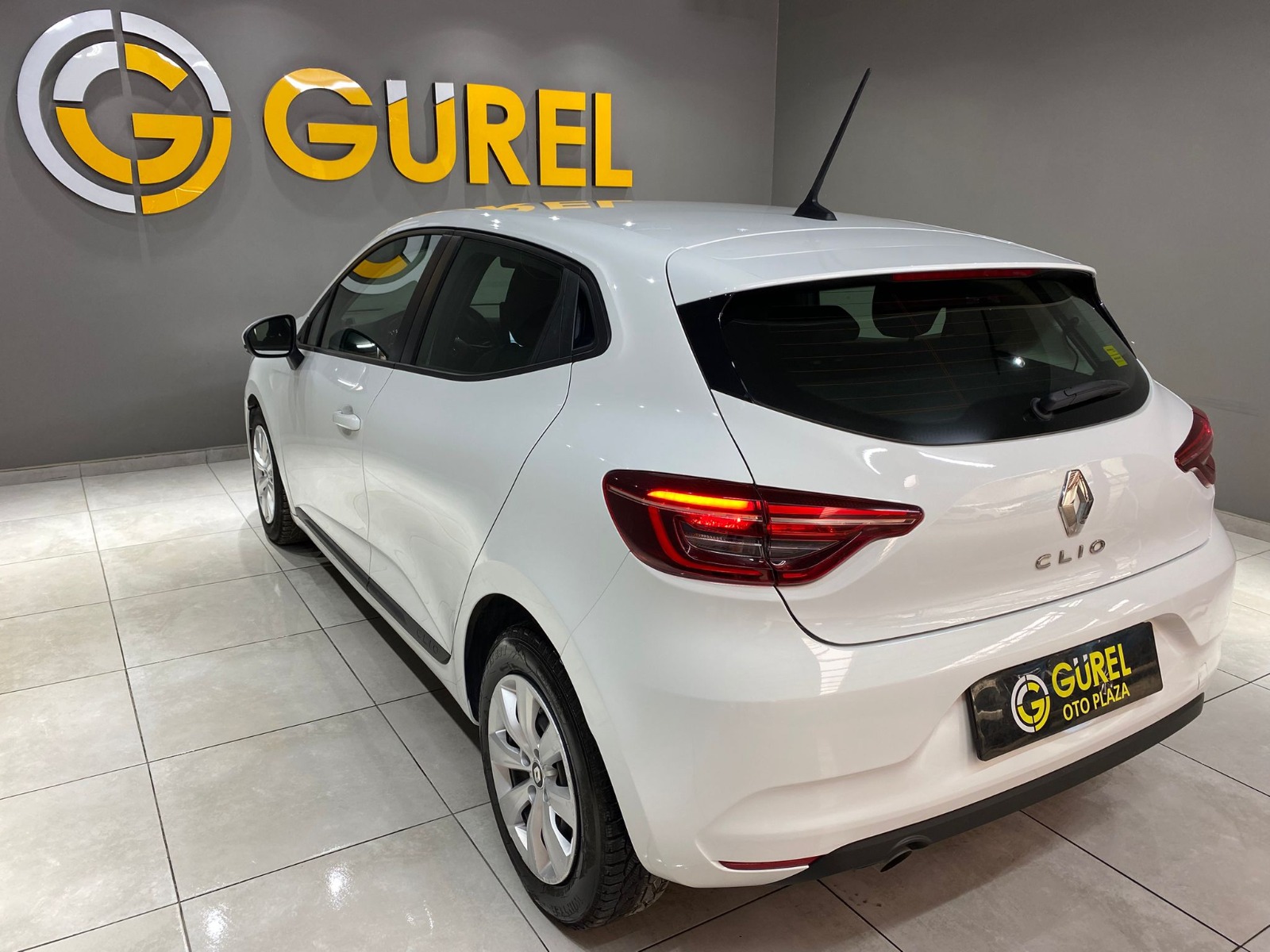 2022 Benzin Manuel Renault Clio Beyaz Gürel Tasarım Aksesuar Otomotiv San. Tic. Ltd. Şti.