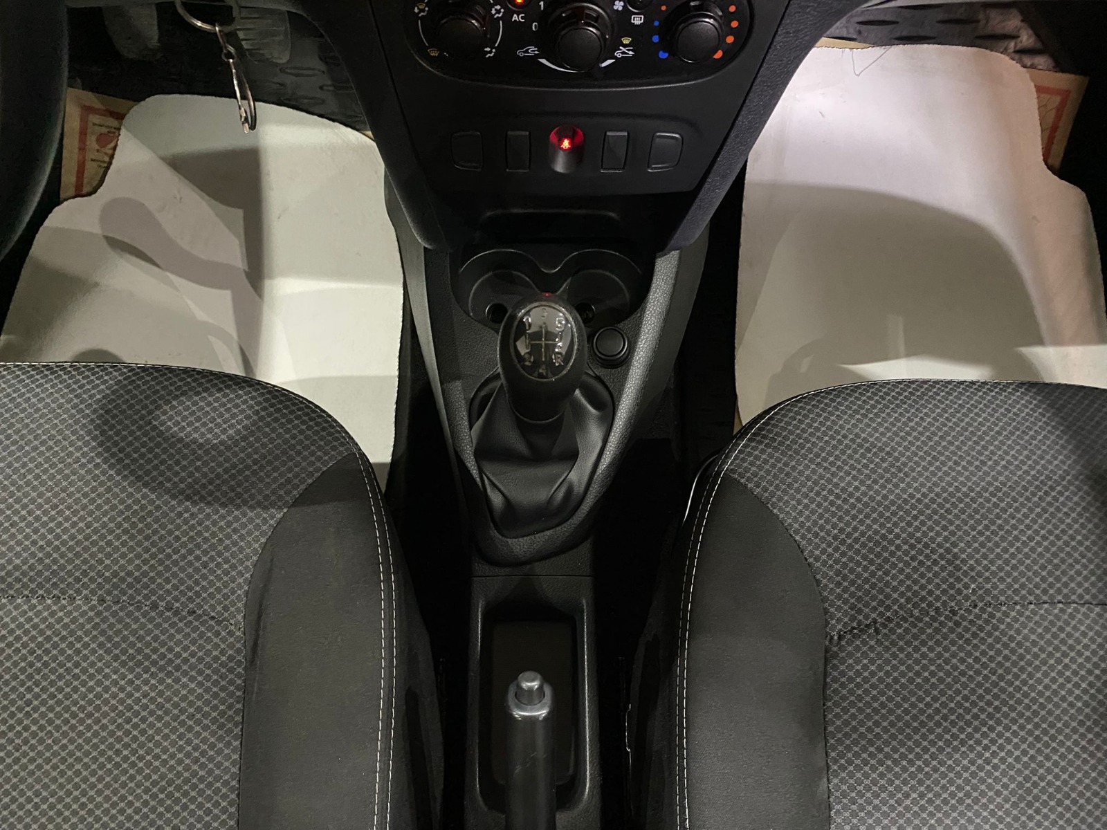 2013 Benzin Manuel Renault Symbol Beyaz Gürel Tasarım Aksesuar Otomotiv San. Tic. Ltd. Şti.