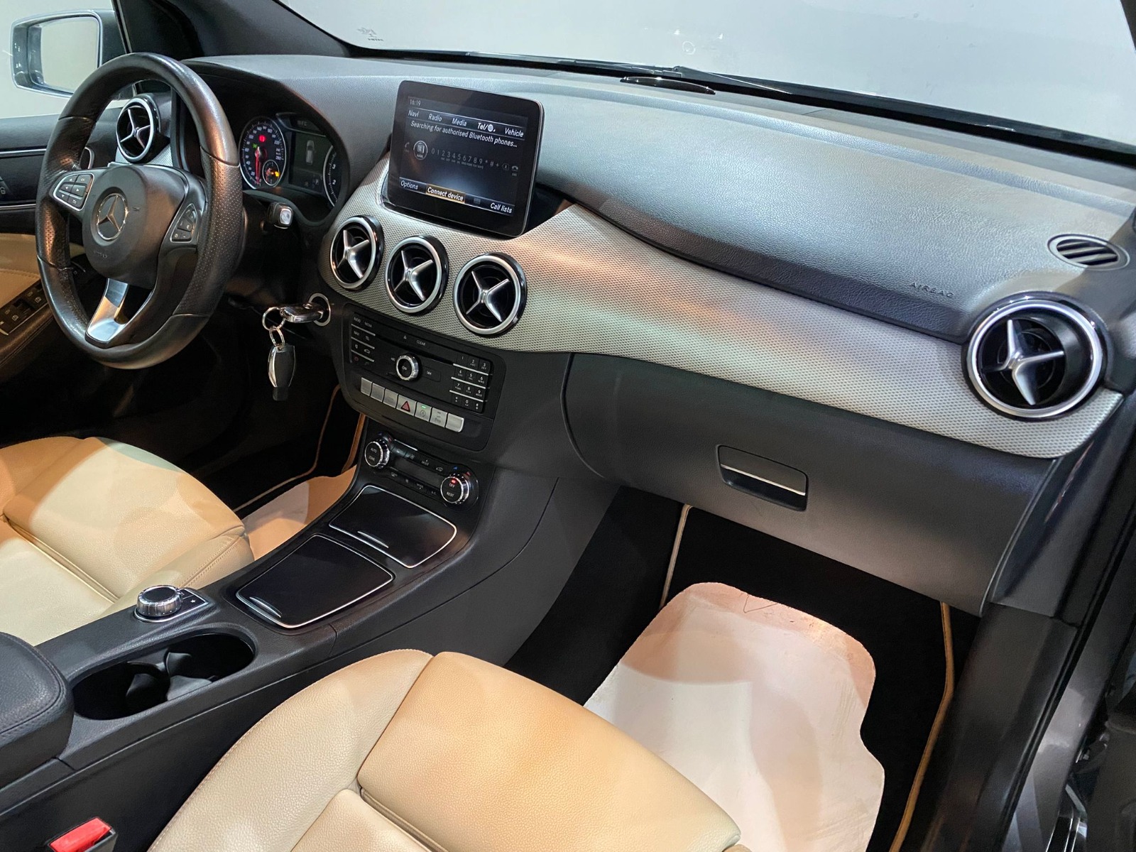 2016 Benzin Otomatik Mercedes-Benz B Serisi Gri Gürel Tasarım Aksesuar Otomotiv San. Tic. Ltd. Şti.