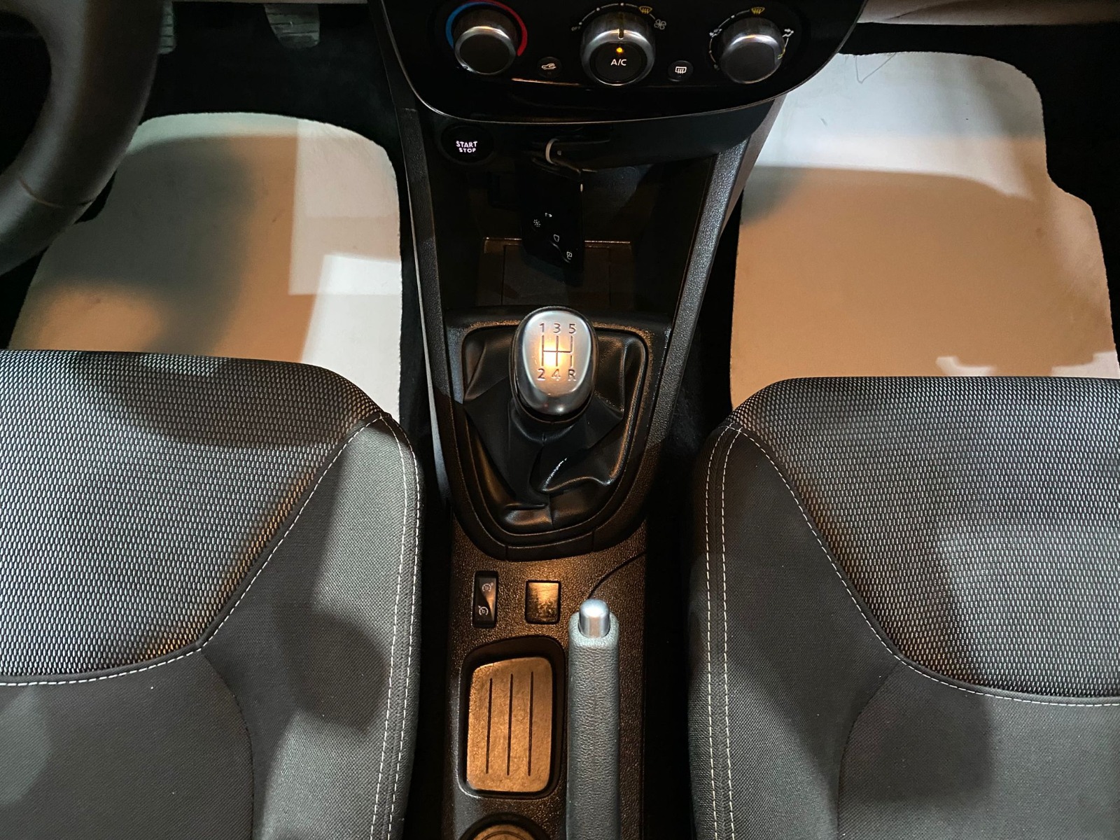 2019 Benzin Manuel Renault Clio Kırmızı Gürel Tasarım Aksesuar Otomotiv San. Tic. Ltd. Şti.