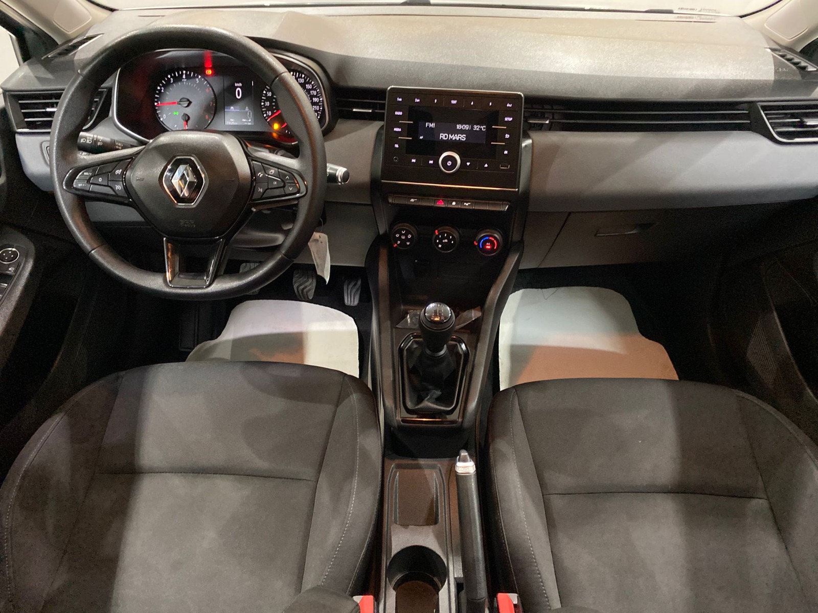 2020 Benzin Manuel Renault Clio Gümüş Gri Gürel Tasarım Aksesuar Otomotiv San. Tic. Ltd. Şti.