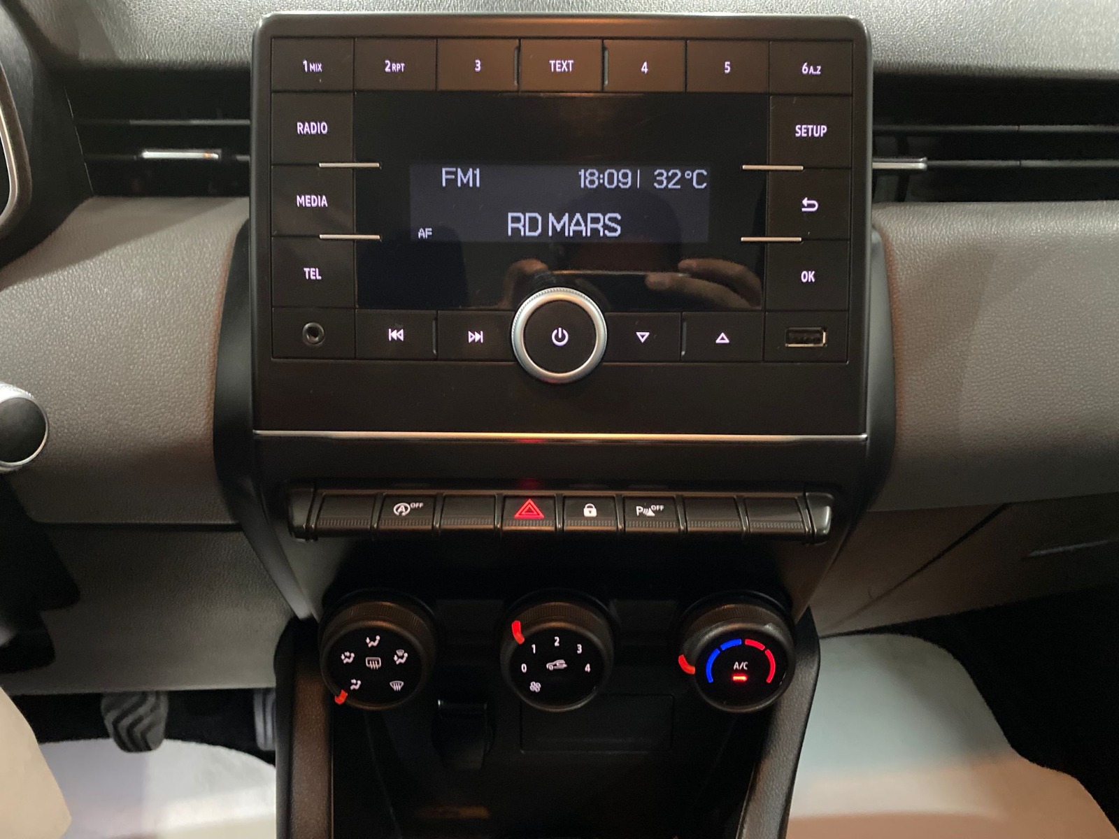 2020 Benzin Manuel Renault Clio Gümüş Gri Gürel Tasarım Aksesuar Otomotiv San. Tic. Ltd. Şti.