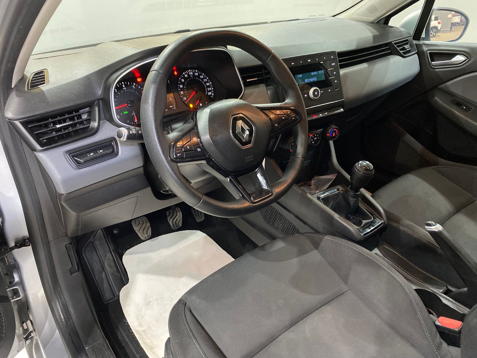 2020 Benzin Manuel Renault Clio Gümüş Gri Gürel Tasarım Aksesuar Otomotiv San. Tic. Ltd. Şti.