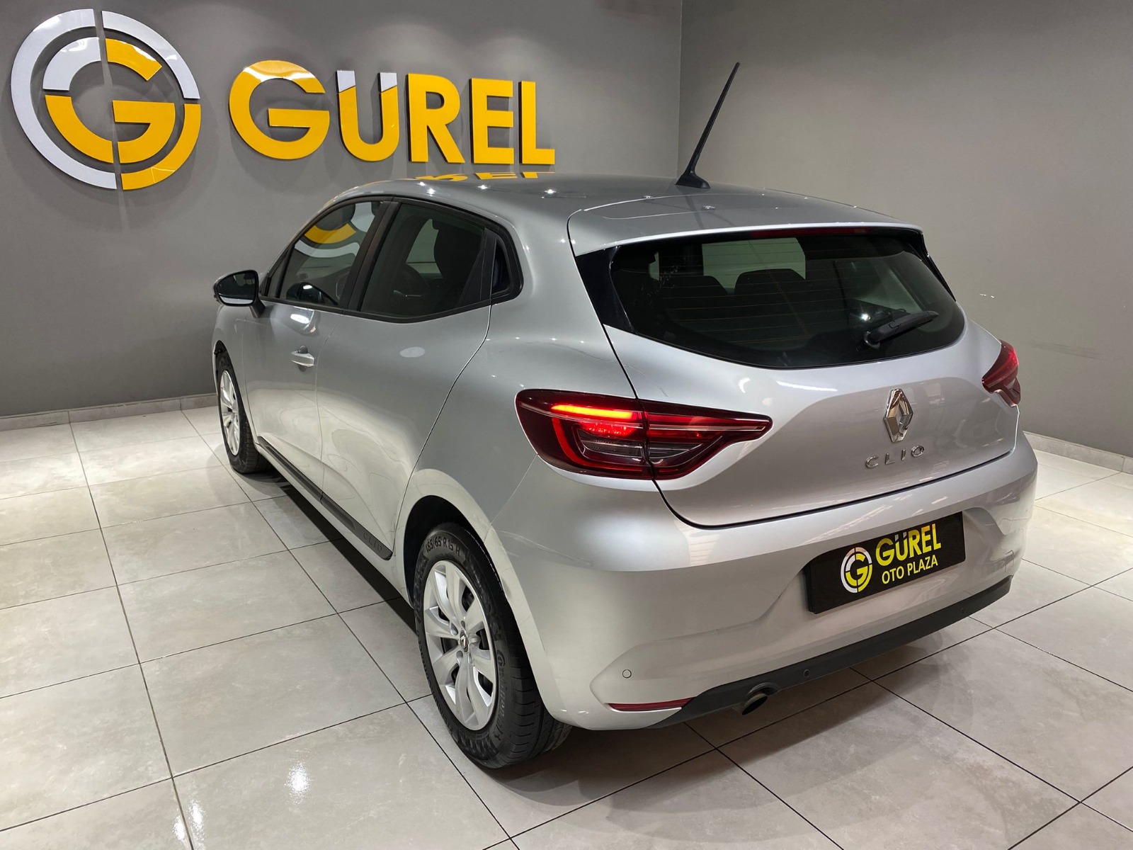 2020 Benzin Manuel Renault Clio Gümüş Gri Gürel Tasarım Aksesuar Otomotiv San. Tic. Ltd. Şti.