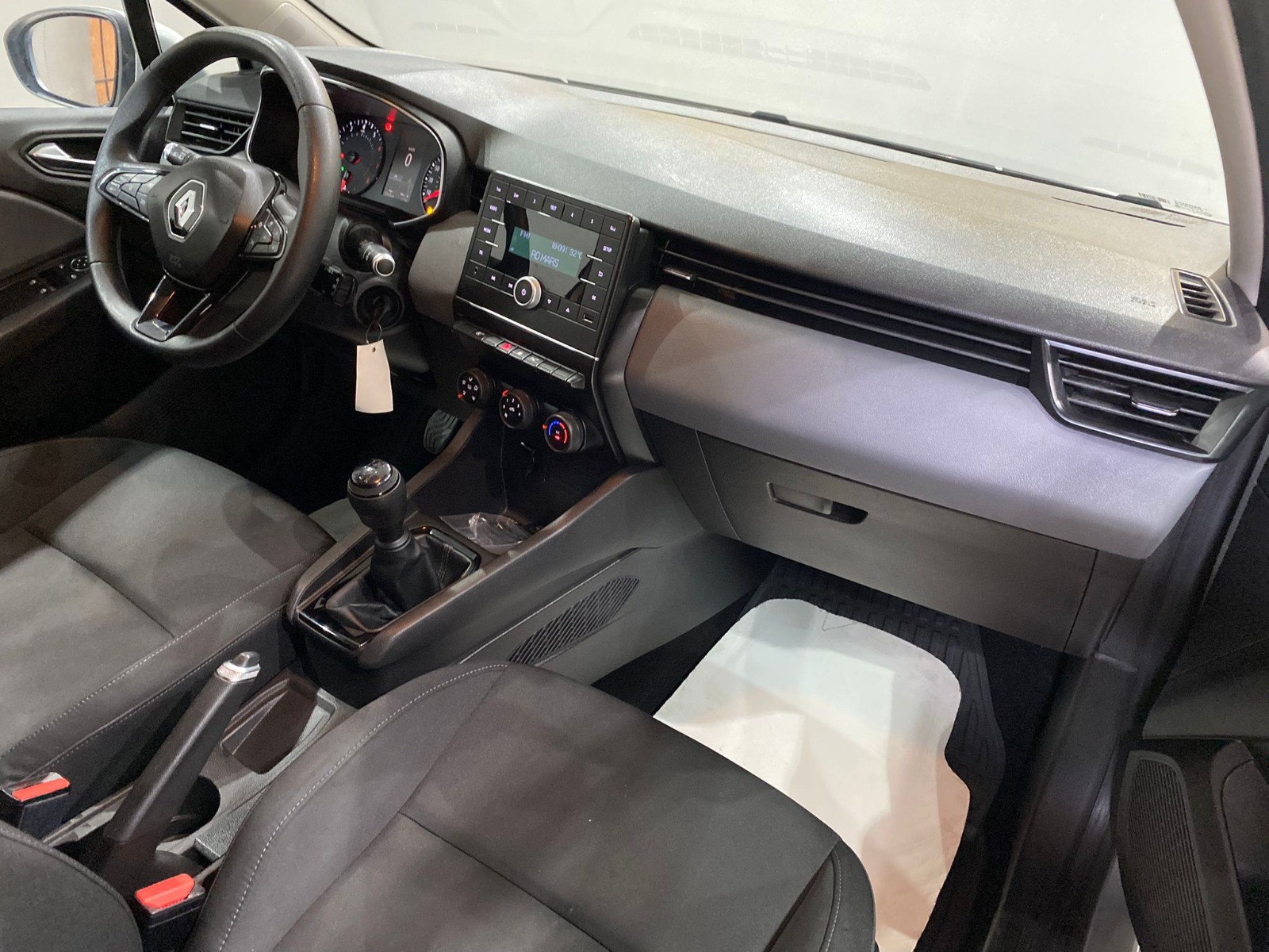 2020 Benzin Manuel Renault Clio Gümüş Gri Gürel Tasarım Aksesuar Otomotiv San. Tic. Ltd. Şti.
