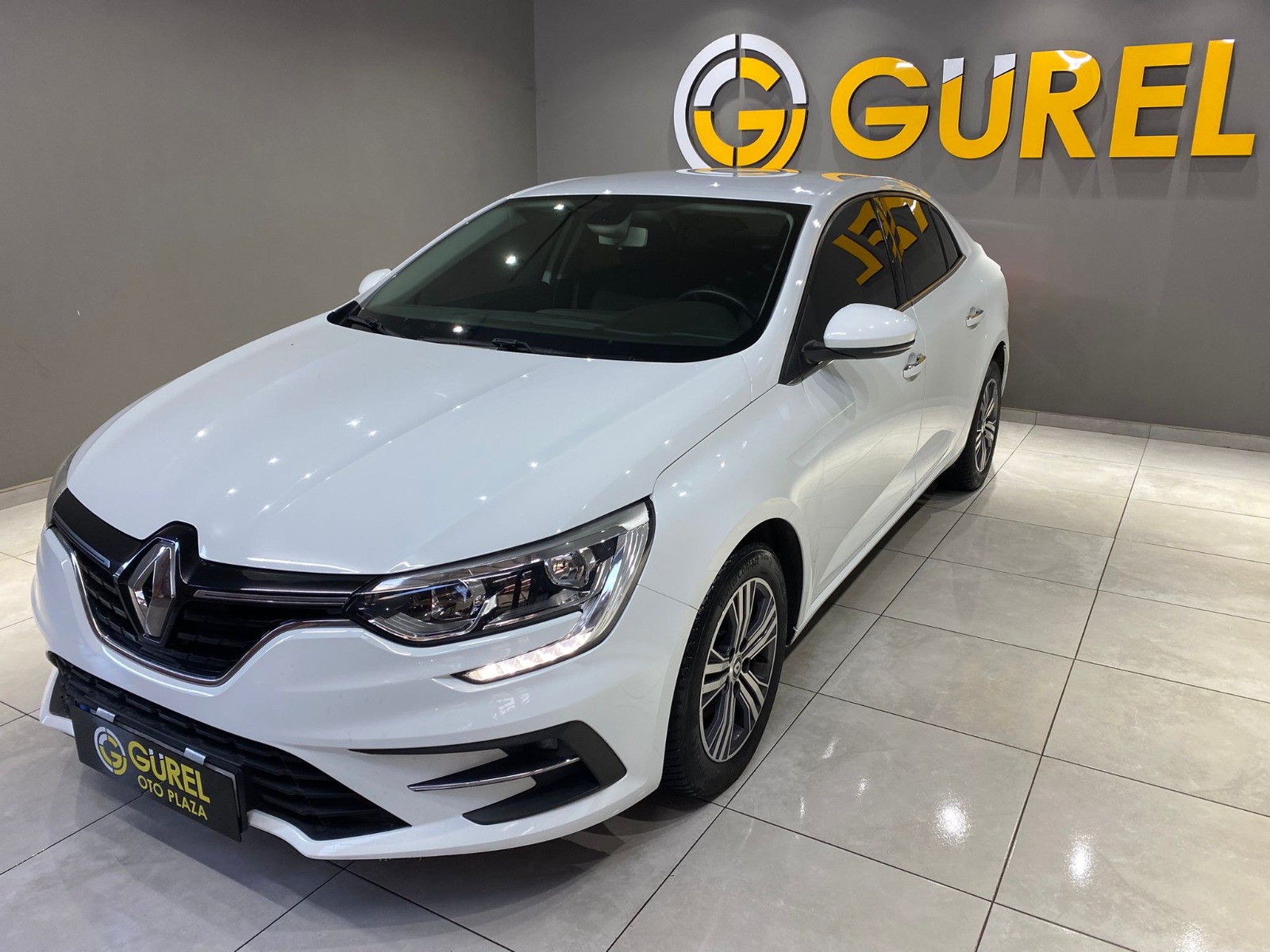 2023 Benzin Otomatik Renault Megane Beyaz Gürel Tasarım Aksesuar Otomotiv San. Tic. Ltd. Şti.